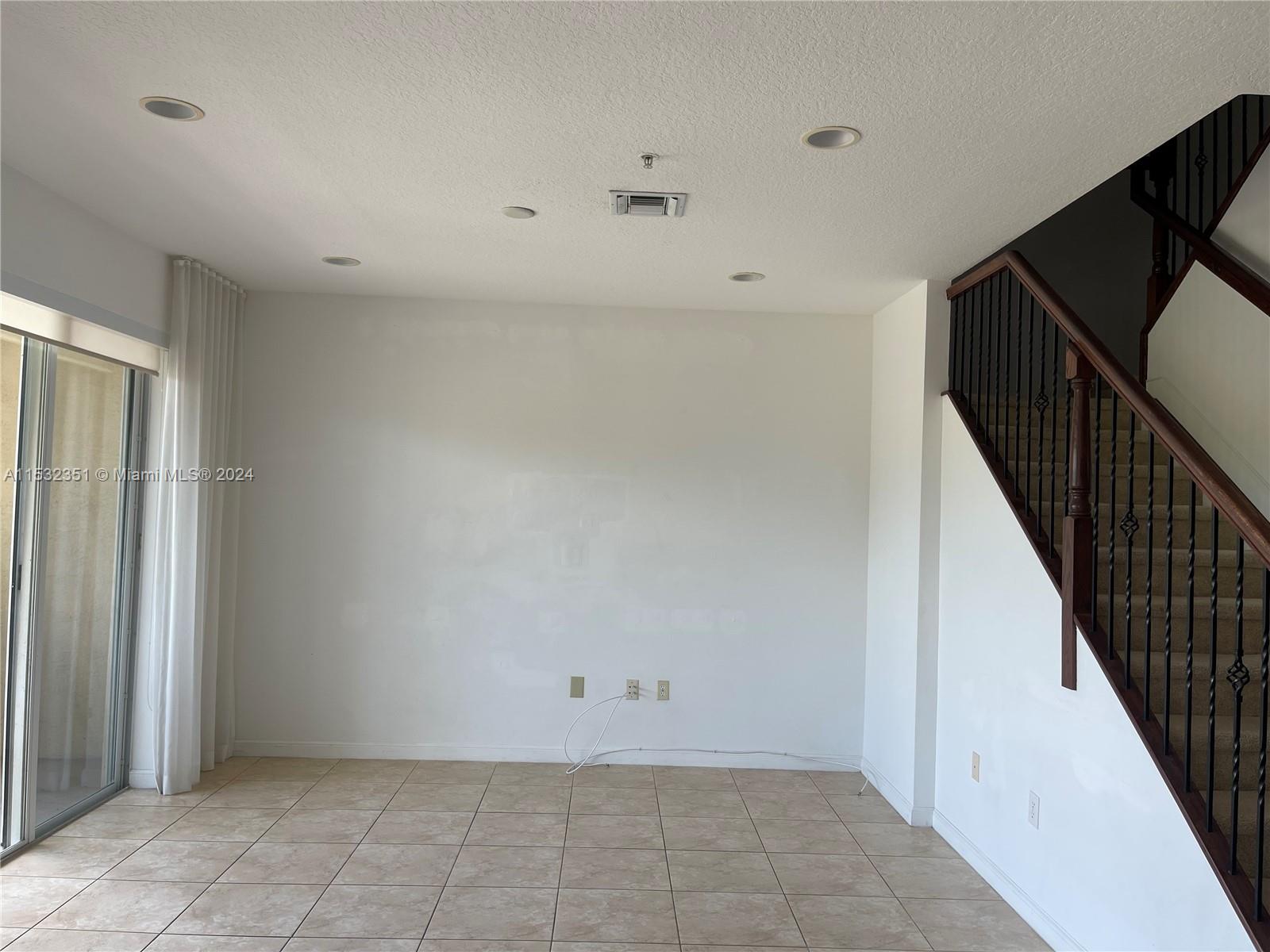ARTESIA - Residential Lease