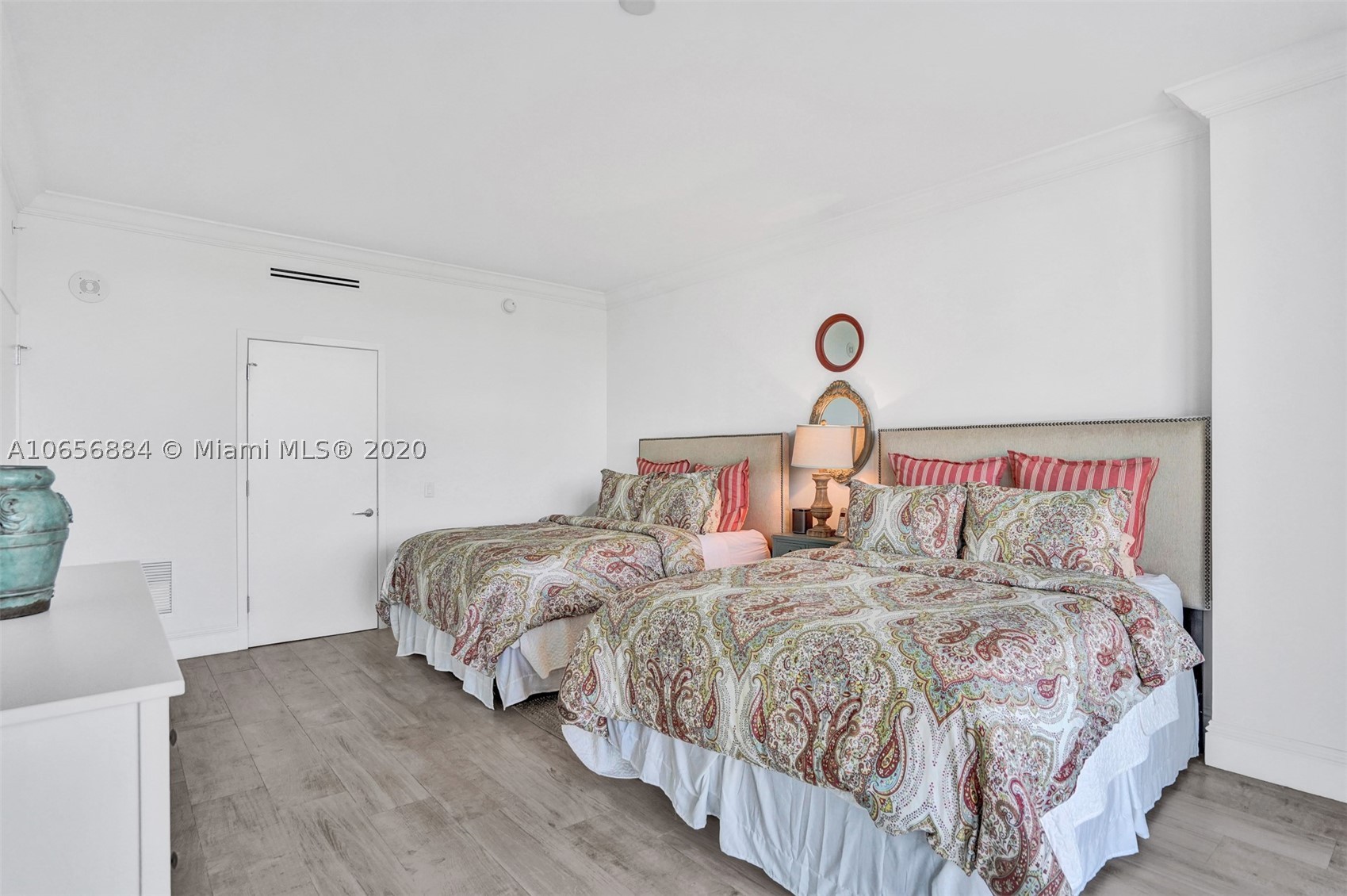 OCEANA KEY BISCAYNE CONDO - Residential