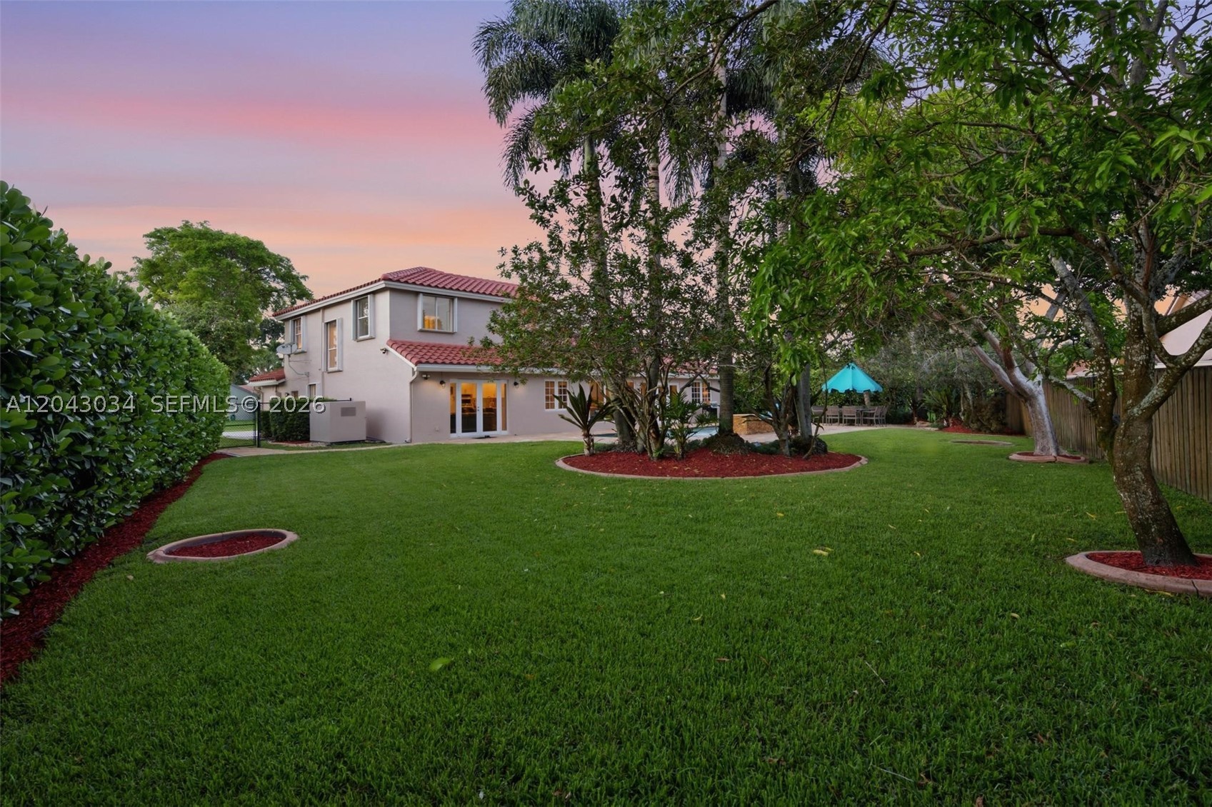 NOB HILL PALMS - Residential