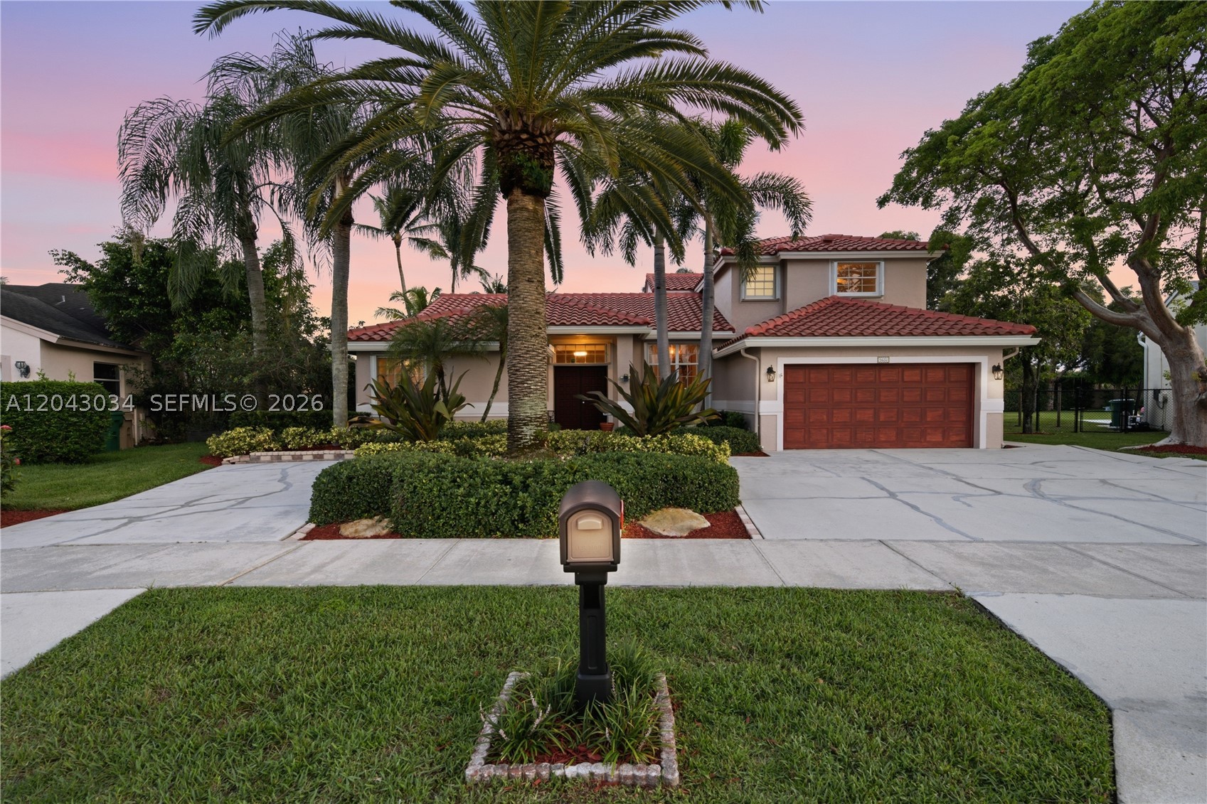 NOB HILL PALMS - Residential