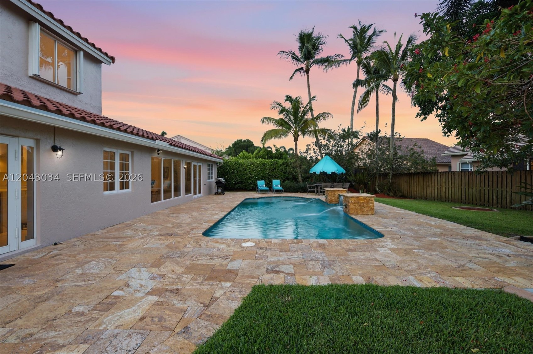NOB HILL PALMS - Residential