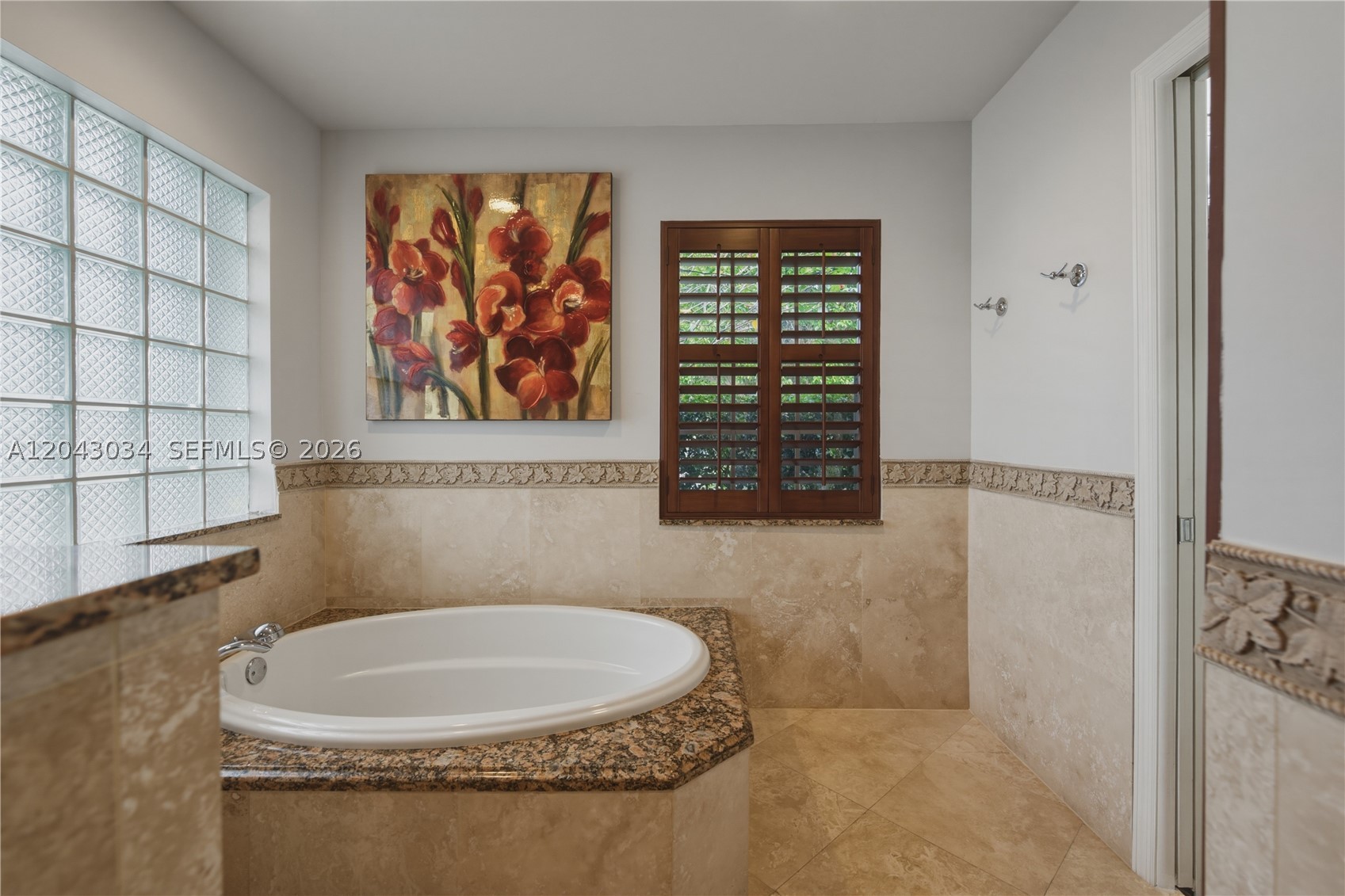 NOB HILL PALMS - Residential