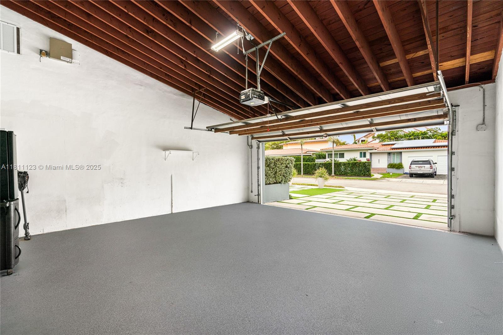 CRYSTAL VIEW - Residential Lease