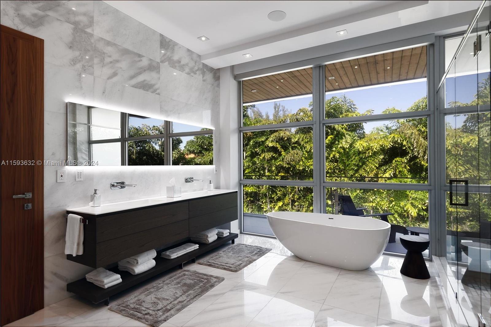 GOLDEN BEACH SEC F - Residential
