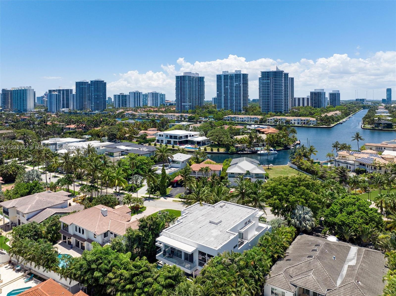 GOLDEN BEACH SEC F - Residential