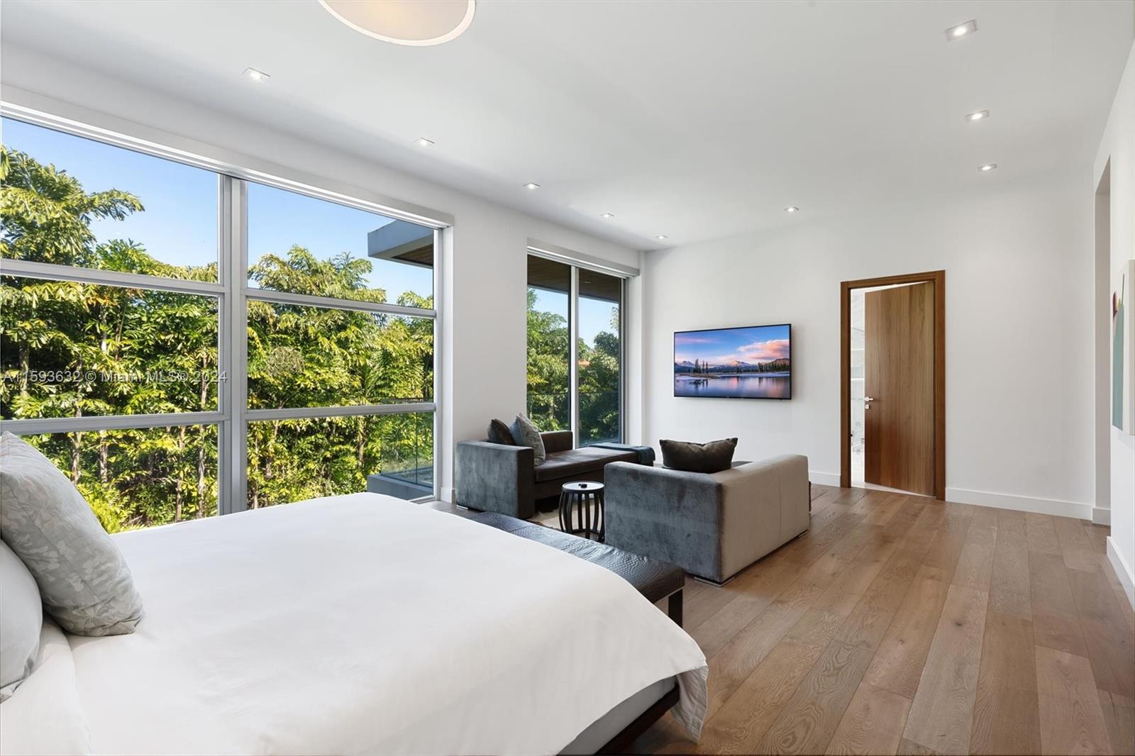 GOLDEN BEACH SEC F - Residential