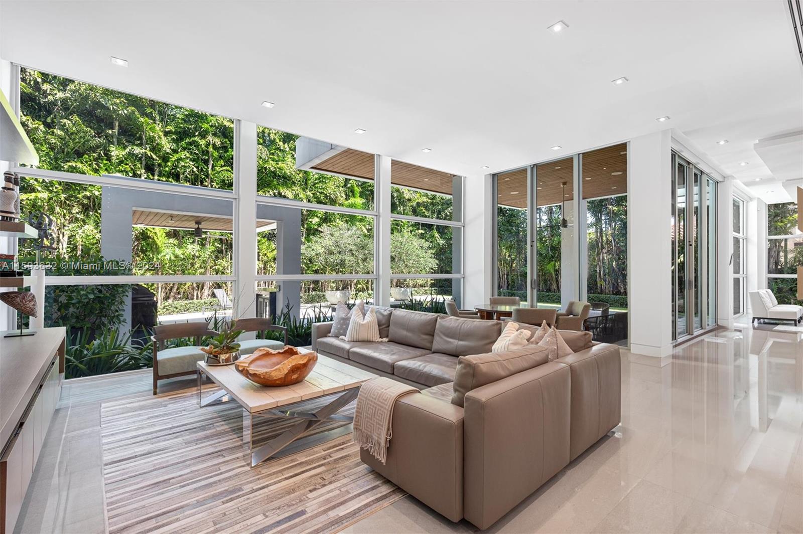 GOLDEN BEACH SEC F - Residential