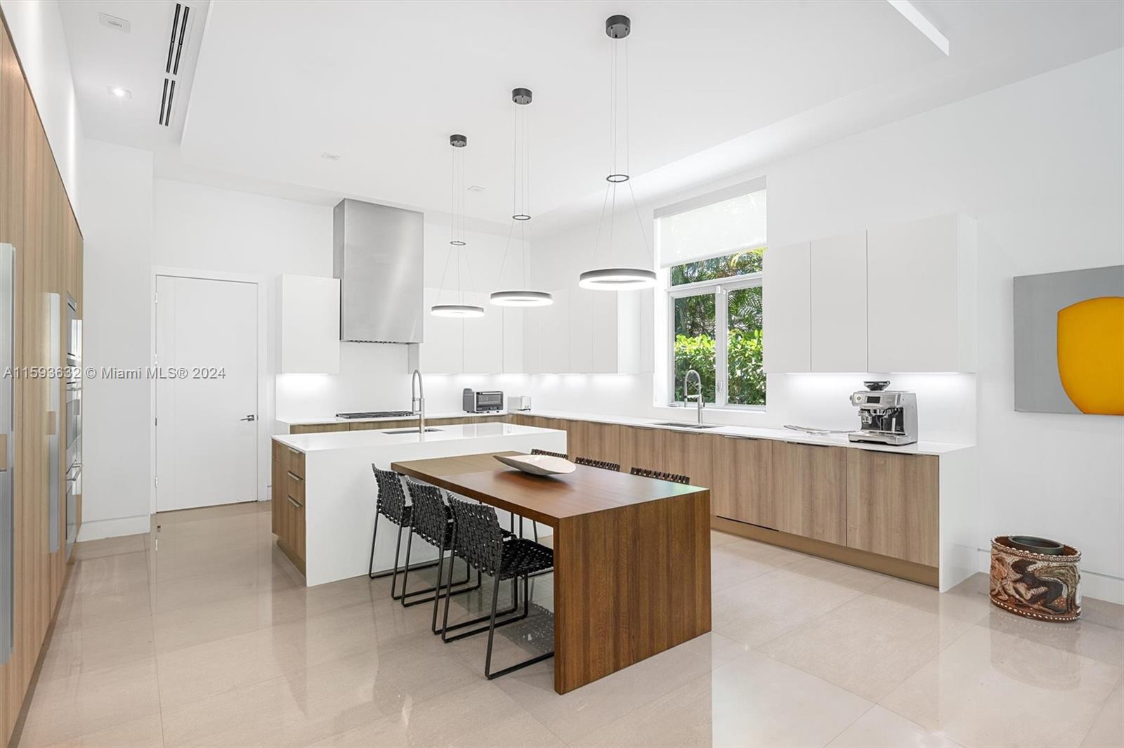 GOLDEN BEACH SEC F - Residential
