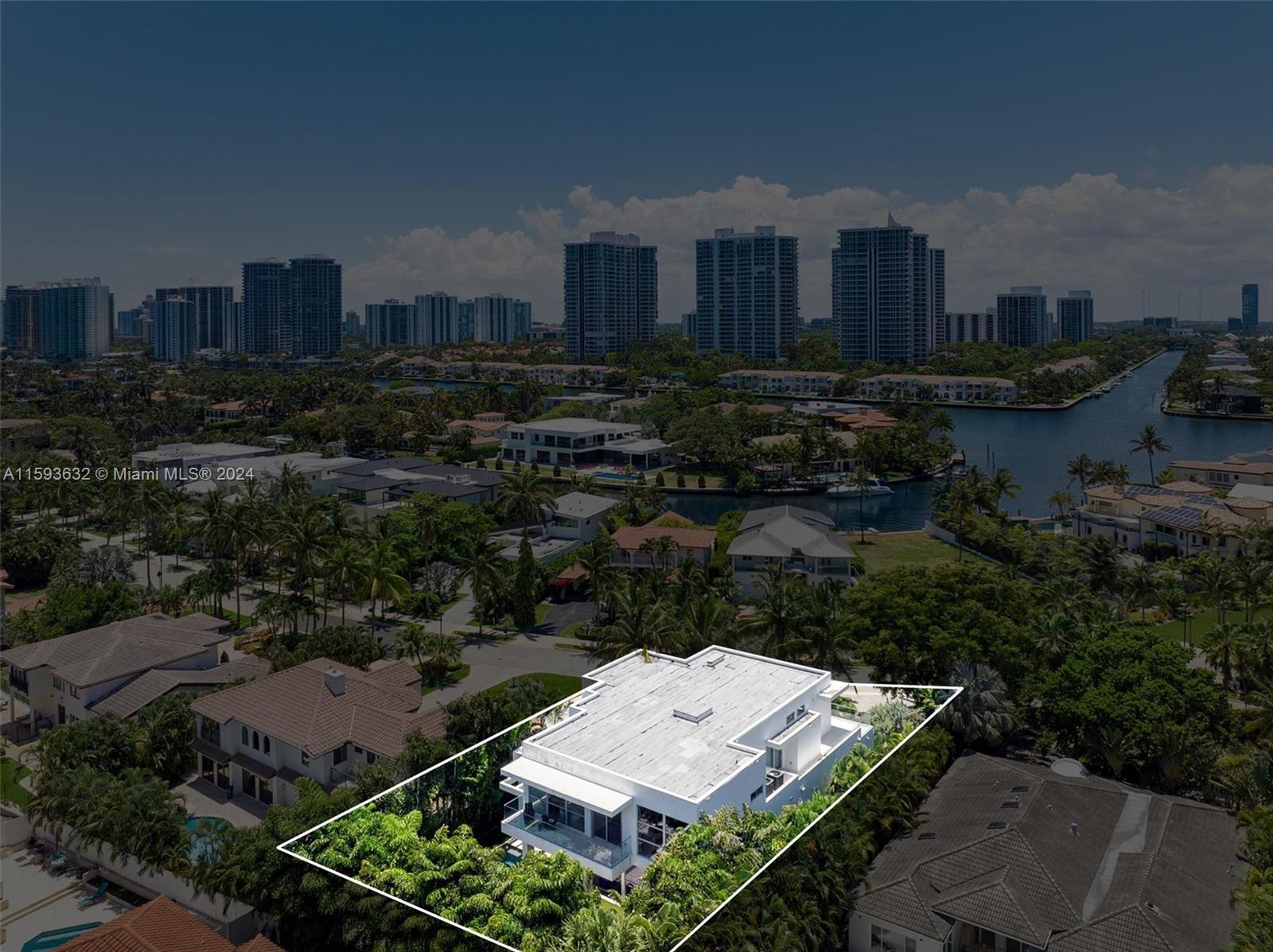 GOLDEN BEACH SEC F - Residential