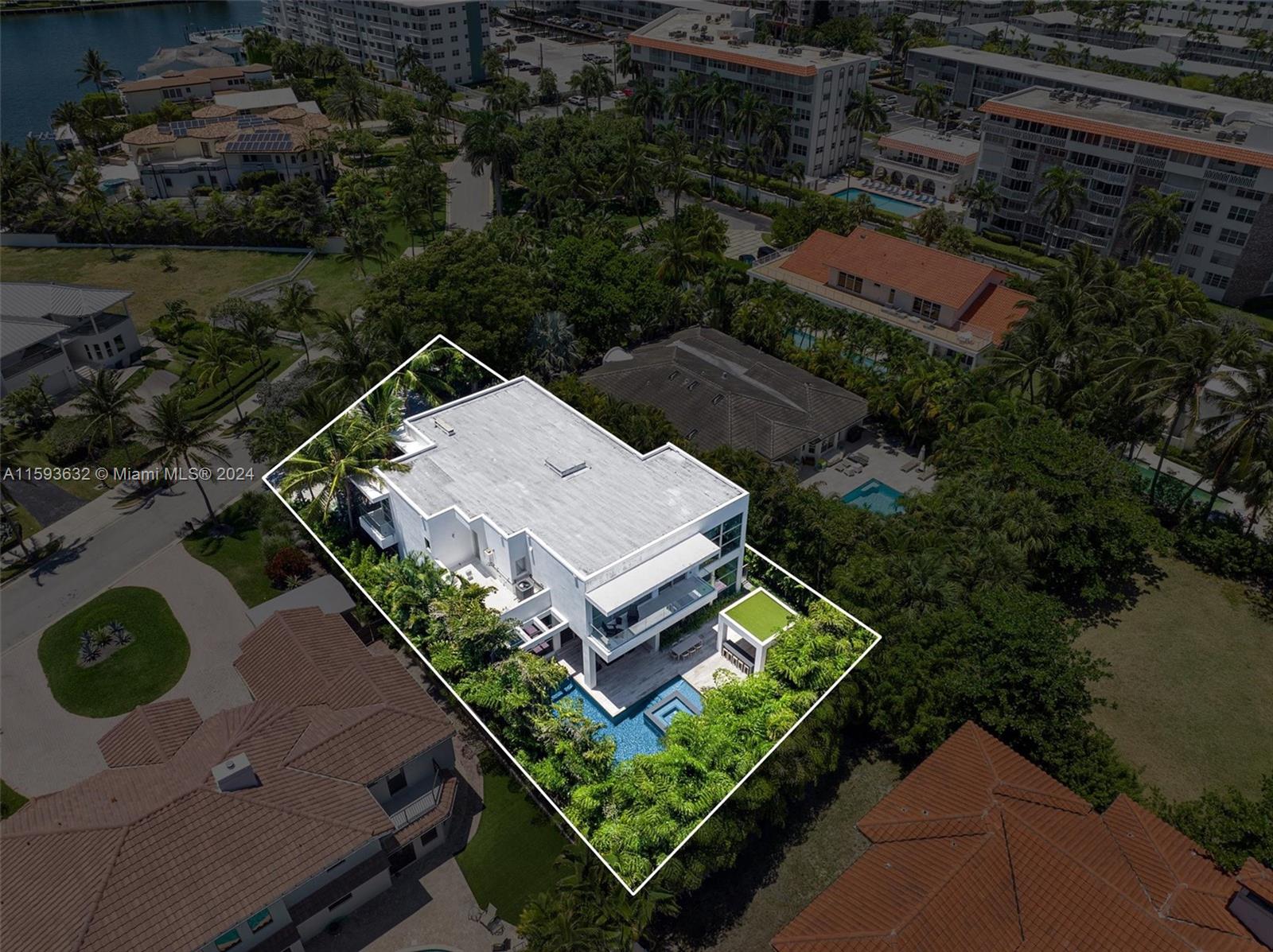 GOLDEN BEACH SEC F - Residential