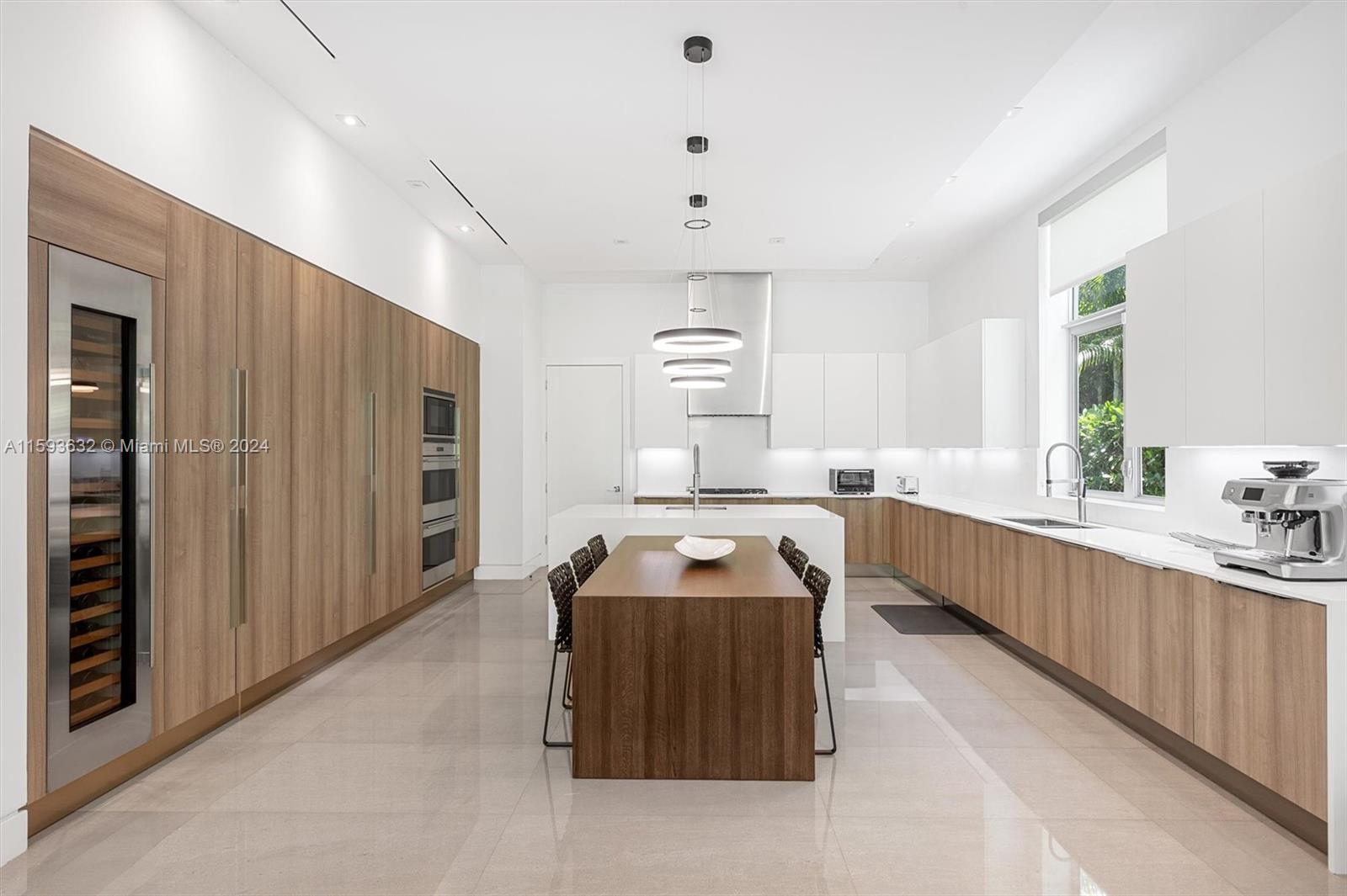 GOLDEN BEACH SEC F - Residential