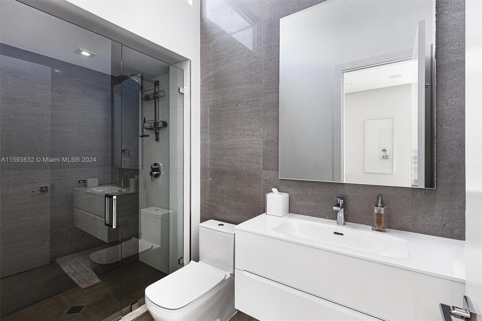 GOLDEN BEACH SEC F - Residential
