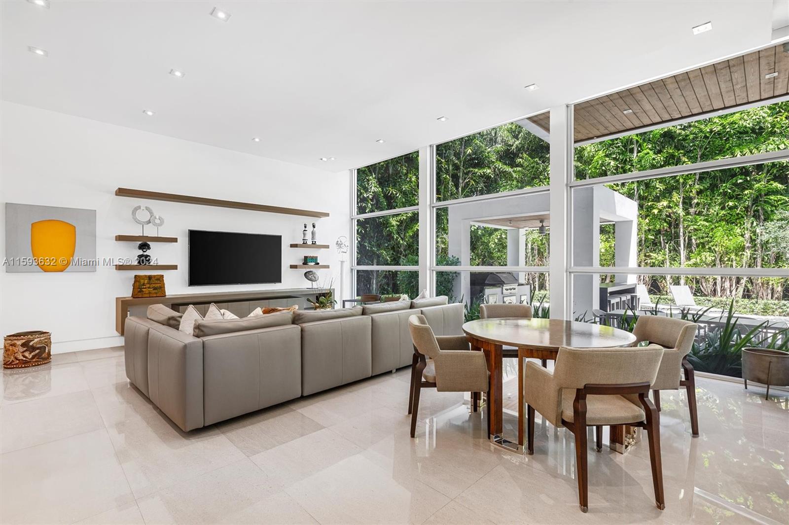 GOLDEN BEACH SEC F - Residential