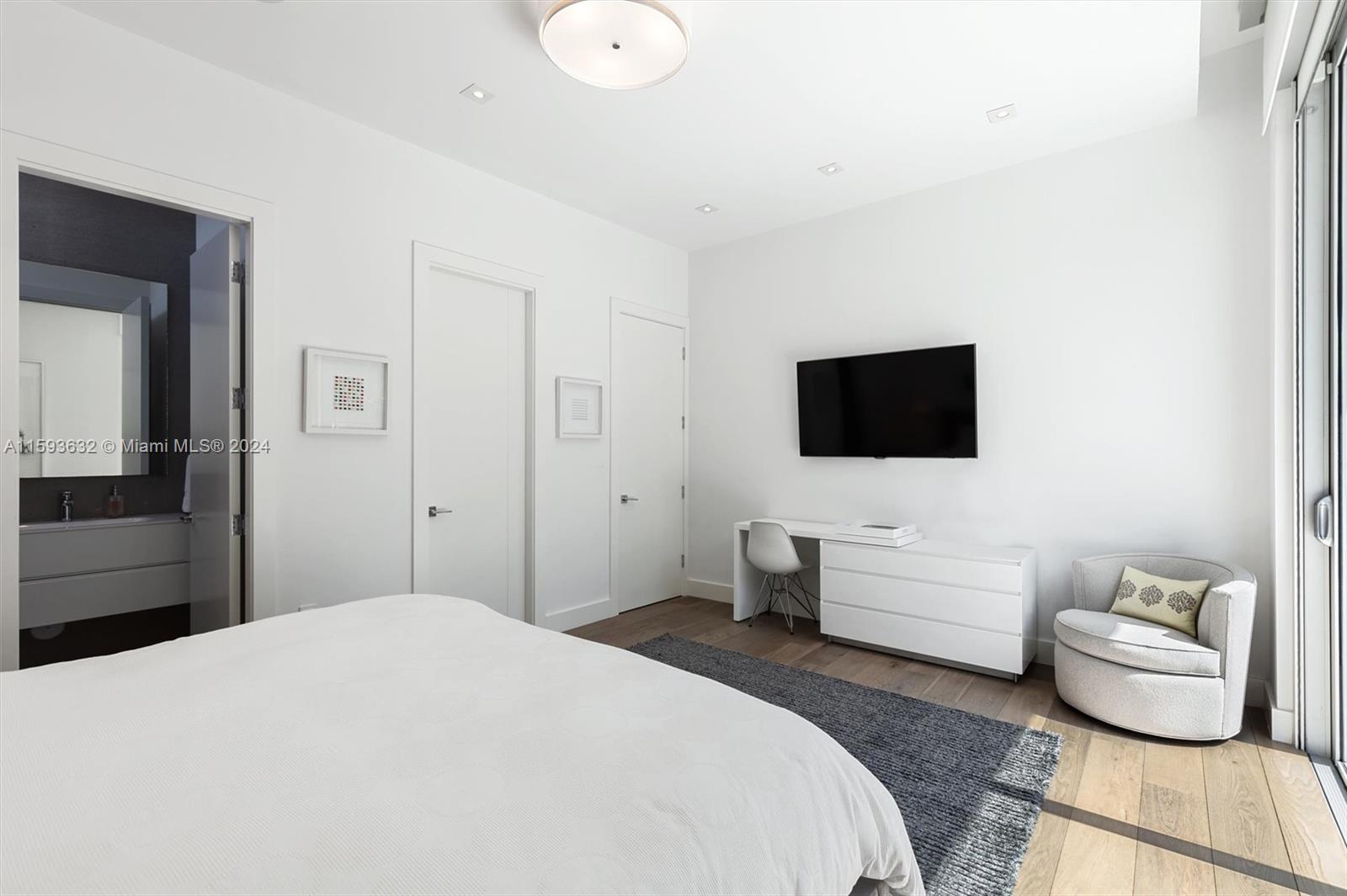 GOLDEN BEACH SEC F - Residential
