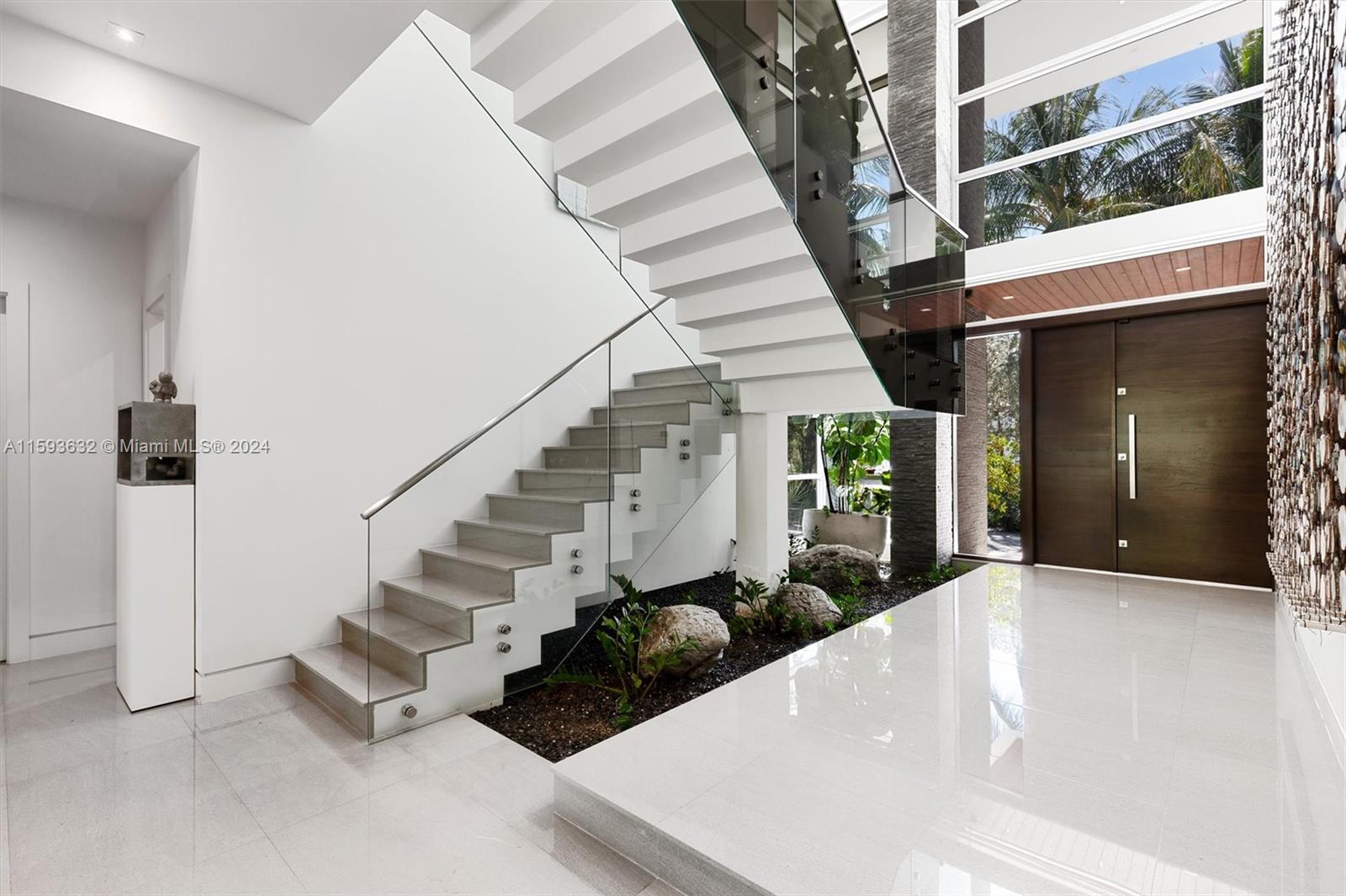 GOLDEN BEACH SEC F - Residential