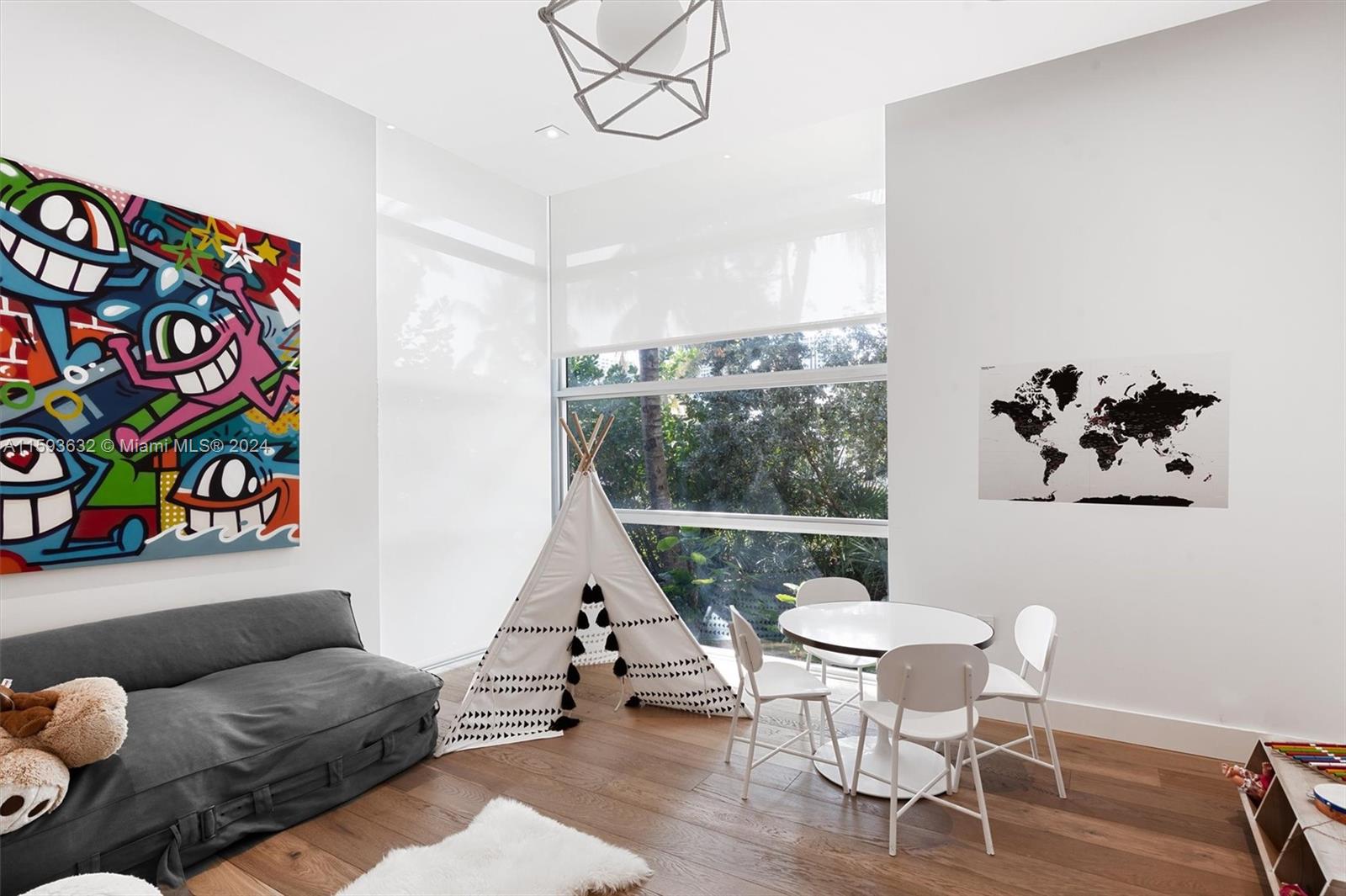 GOLDEN BEACH SEC F - Residential