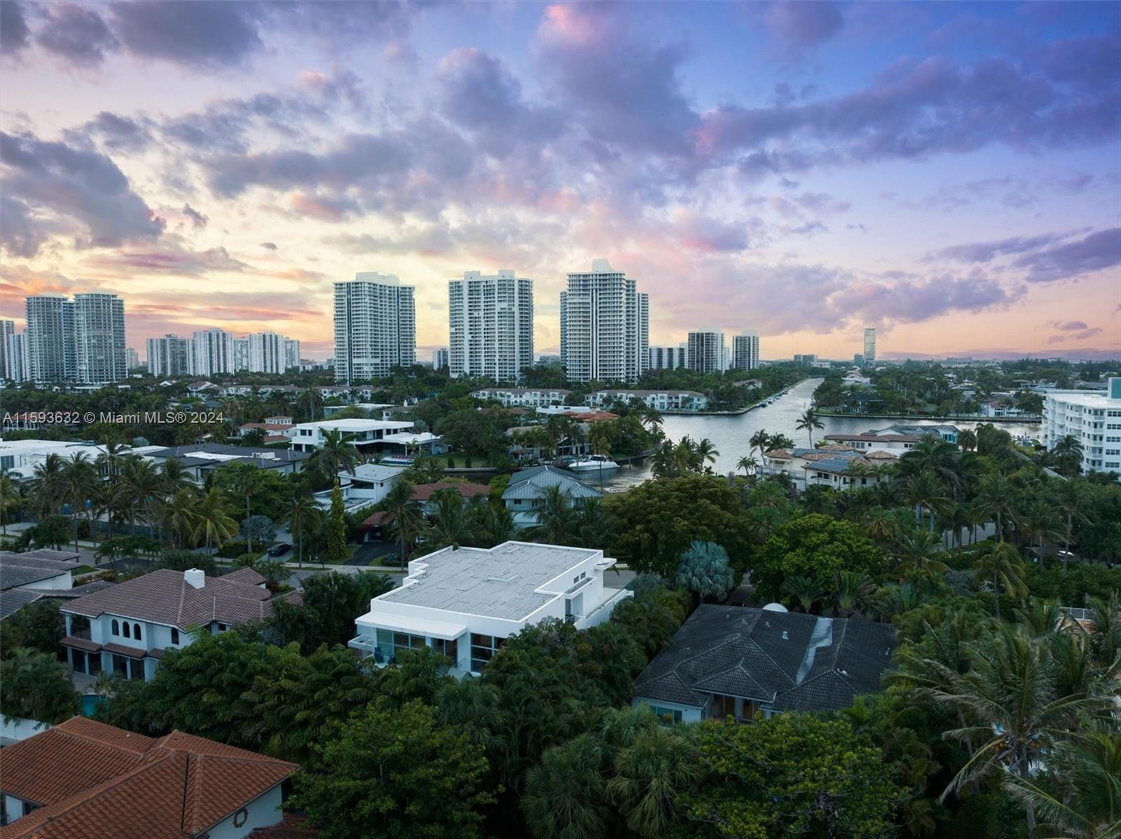 GOLDEN BEACH SEC F - Residential