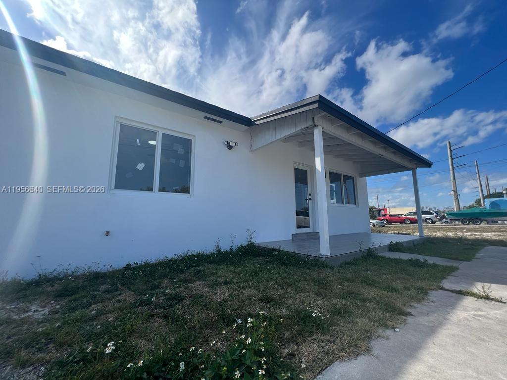 AIRPORT VISTA - Residential Income