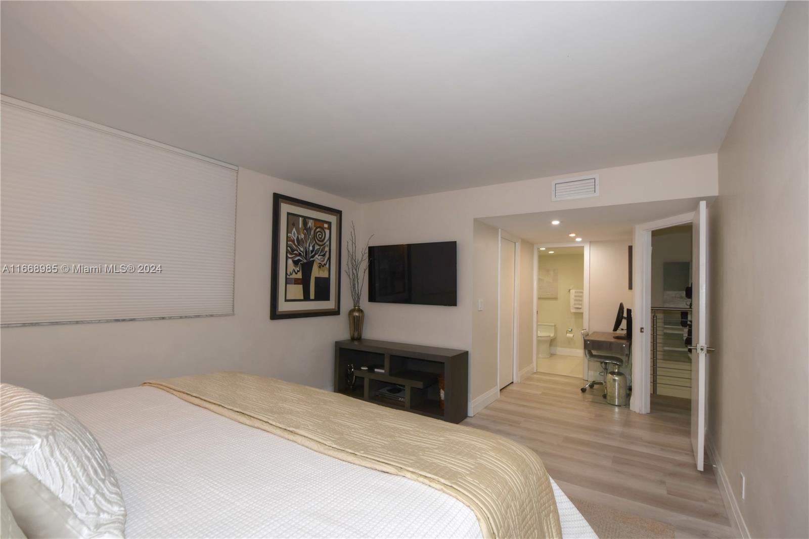 TOWNHOUSES OF HIGHLAND BE - Residential Lease