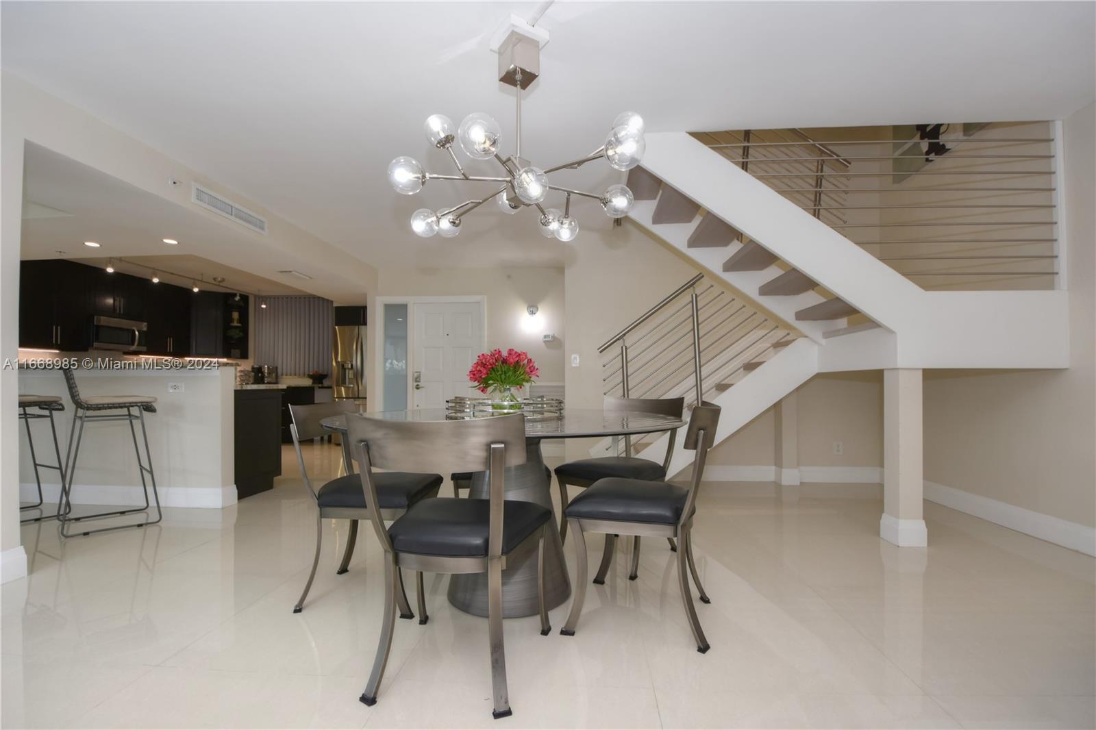 TOWNHOUSES OF HIGHLAND BE - Residential Lease