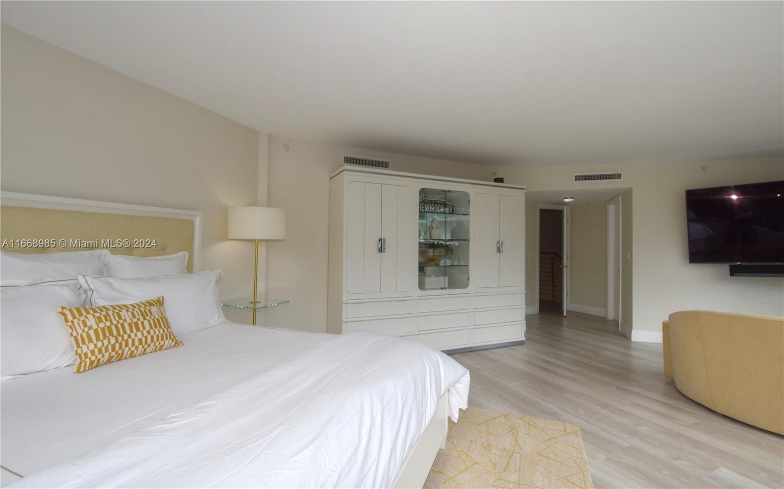 TOWNHOUSES OF HIGHLAND BE - Residential Lease