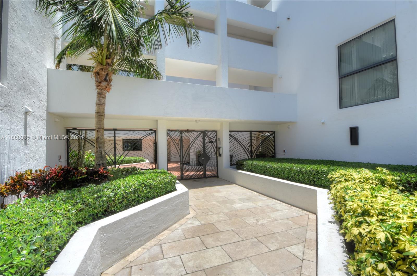 TOWNHOUSES OF HIGHLAND BE - Residential Lease