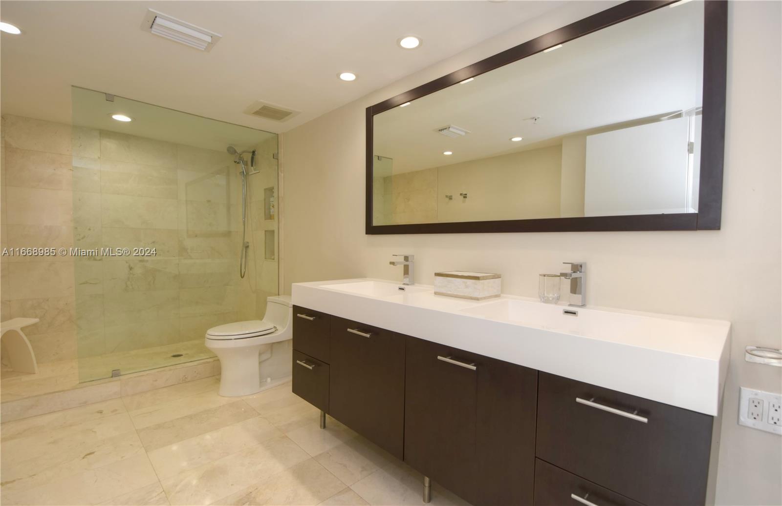 TOWNHOUSES OF HIGHLAND BE - Residential Lease