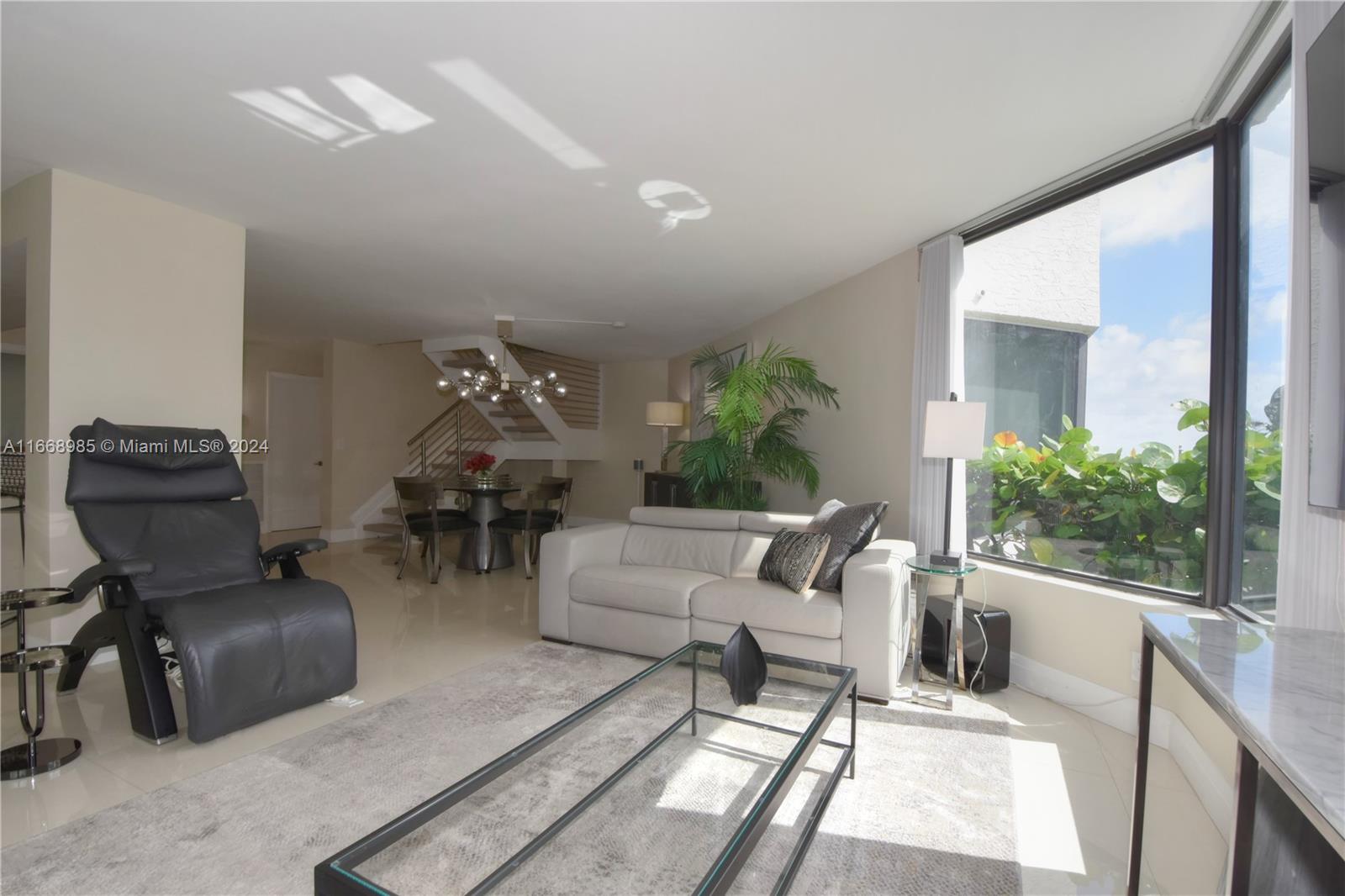 TOWNHOUSES OF HIGHLAND BE - Residential Lease