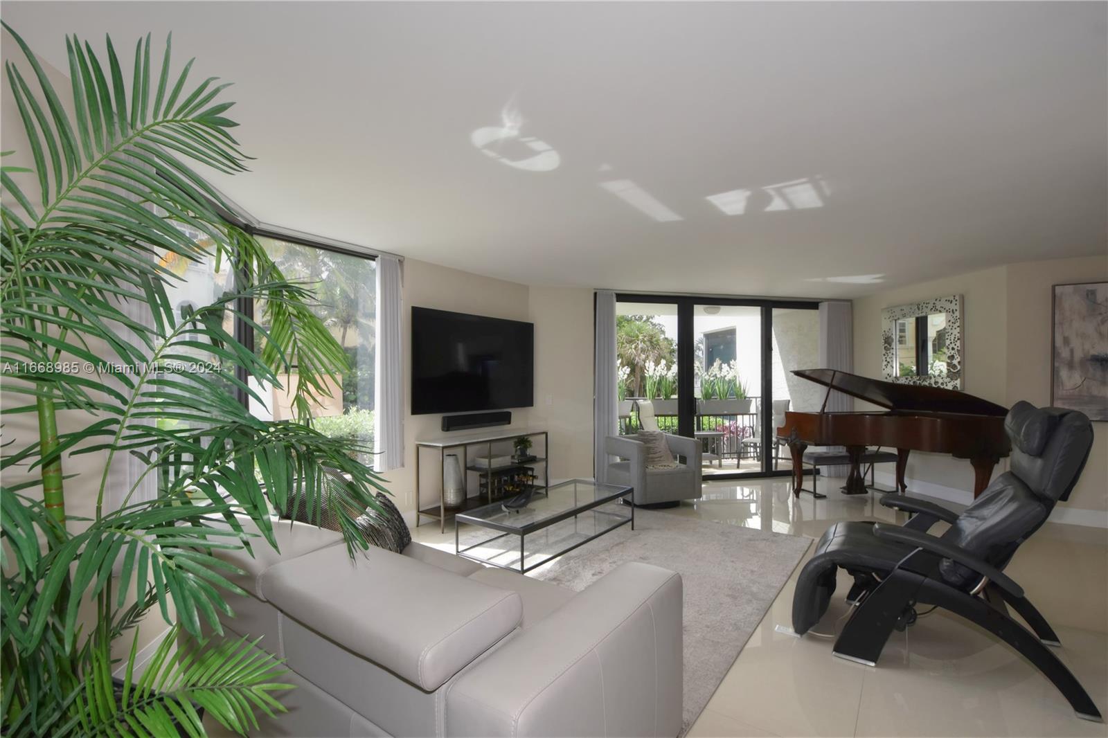 TOWNHOUSES OF HIGHLAND BE - Residential Lease