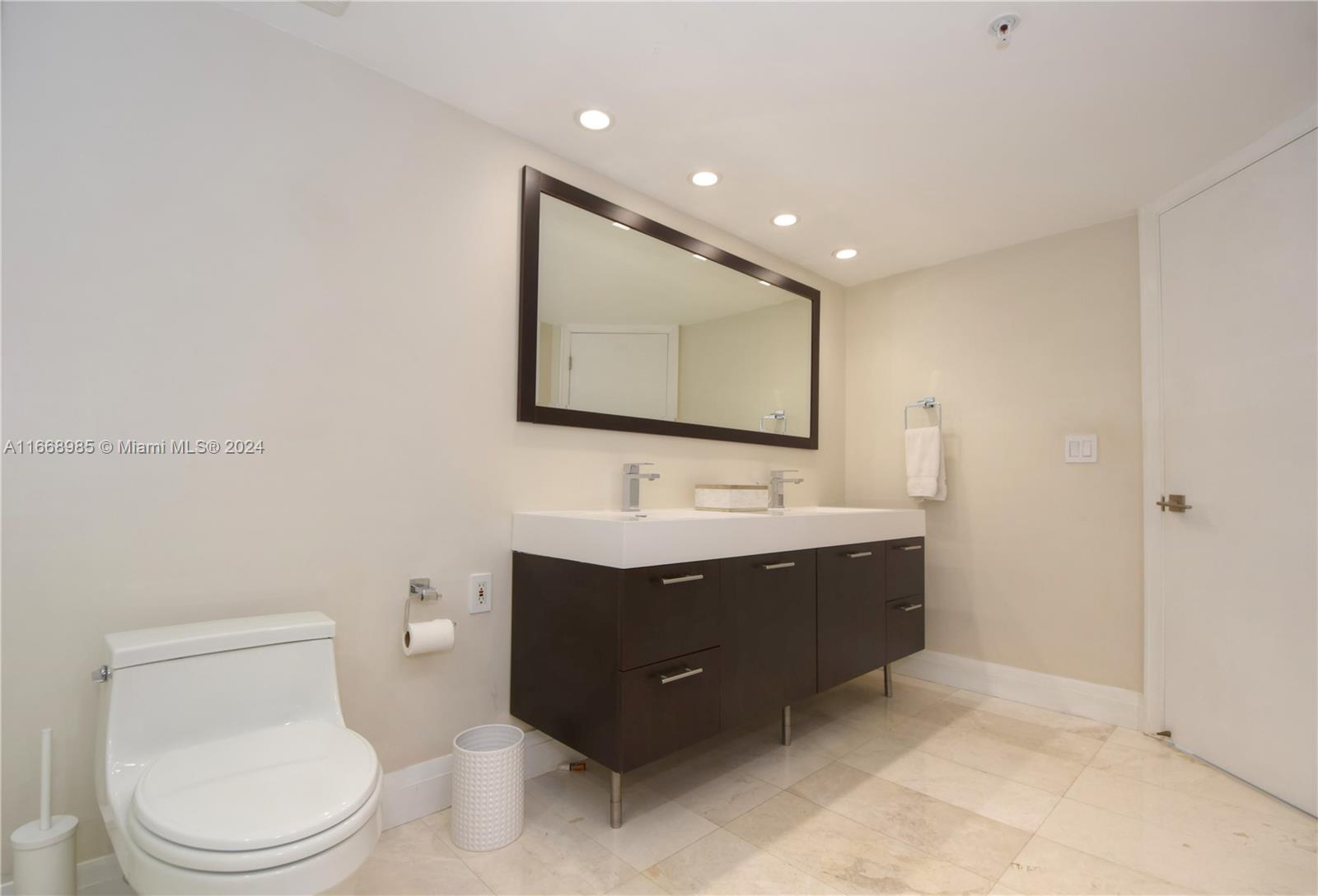 TOWNHOUSES OF HIGHLAND BE - Residential Lease