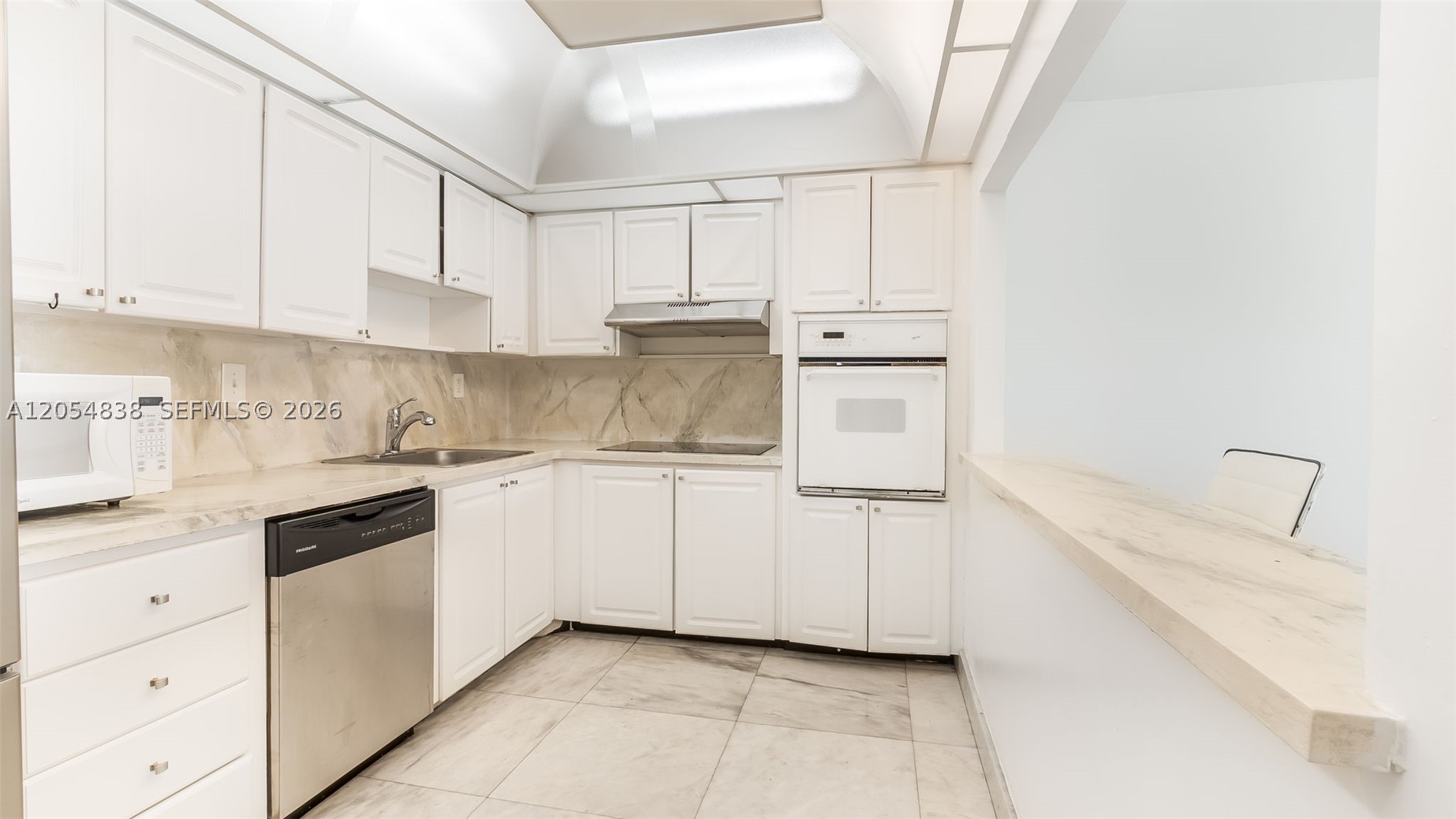 OCEANVIEW BUILDING B COND - Residential