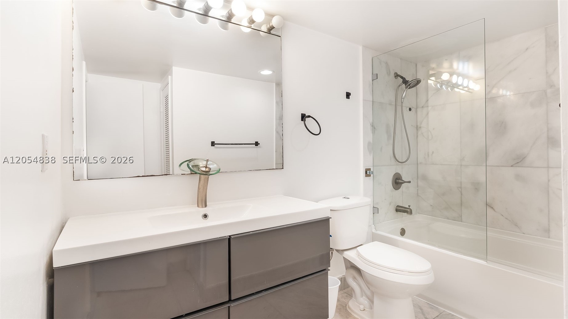 OCEANVIEW BUILDING B COND - Residential