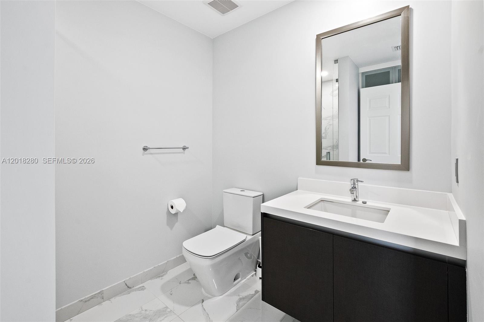 PARAMOUNT MIAMI WORLDCENT - Residential Lease