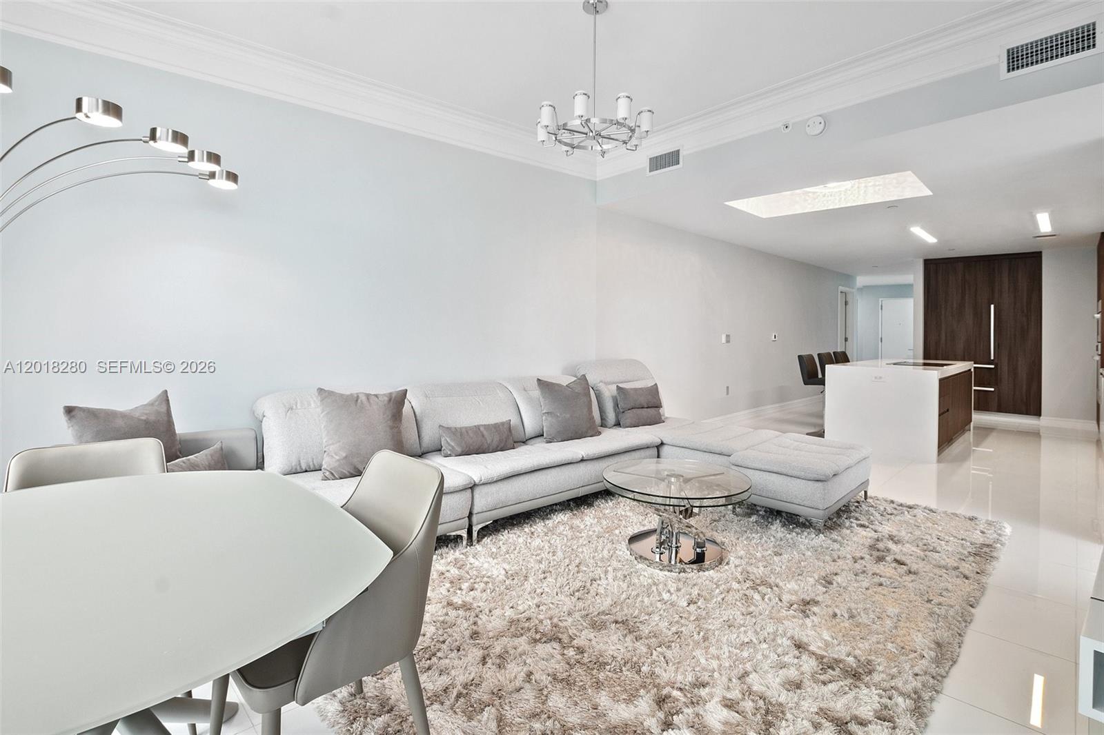 PARAMOUNT MIAMI WORLDCENT - Residential Lease