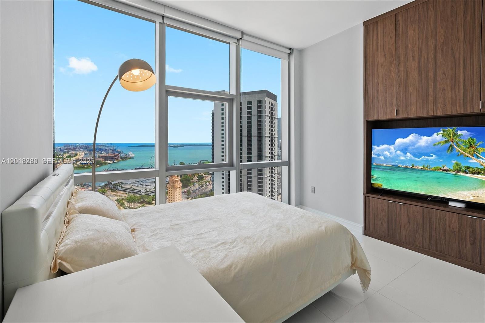 PARAMOUNT MIAMI WORLDCENT - Residential Lease