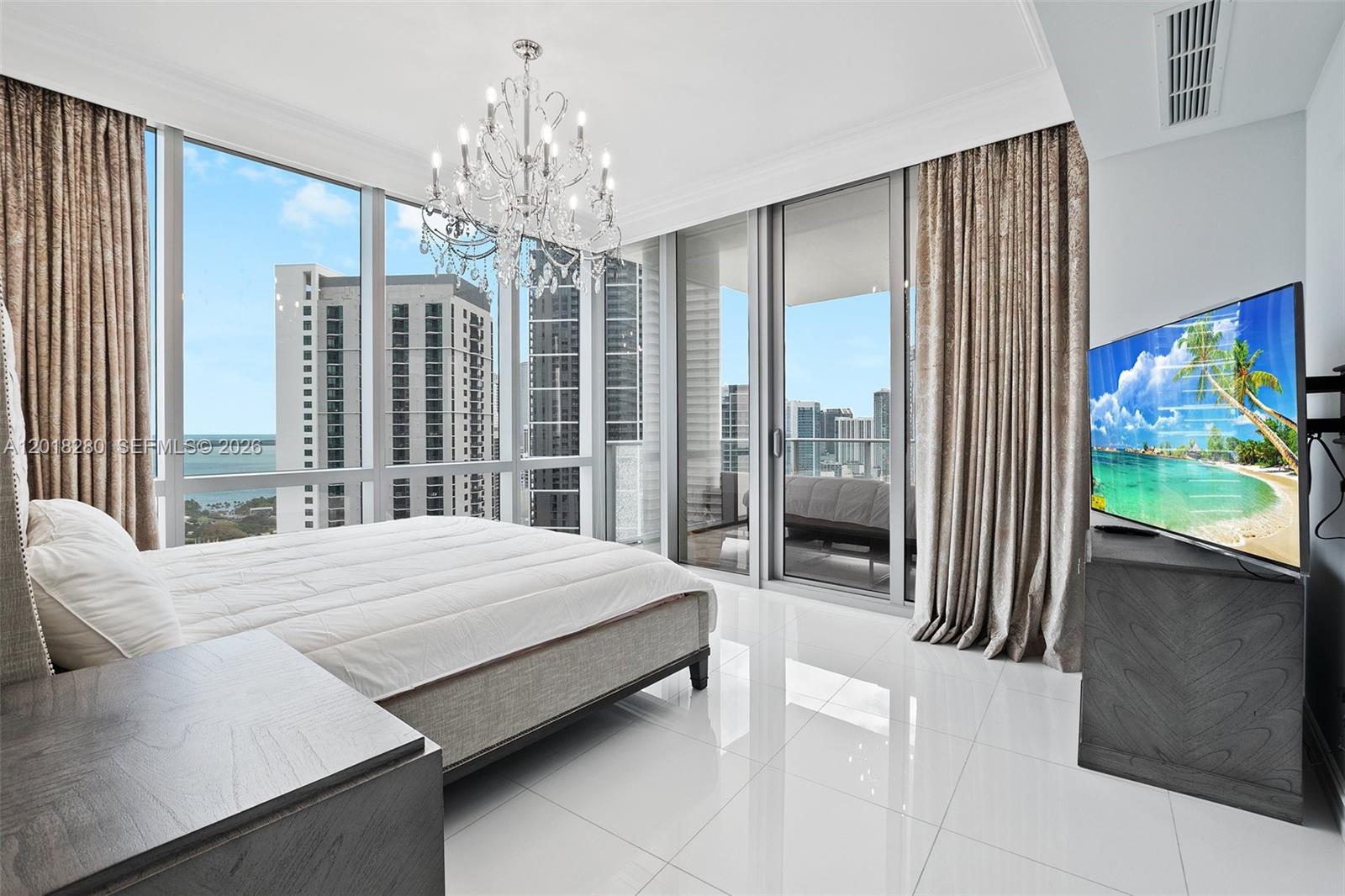 PARAMOUNT MIAMI WORLDCENT - Residential Lease