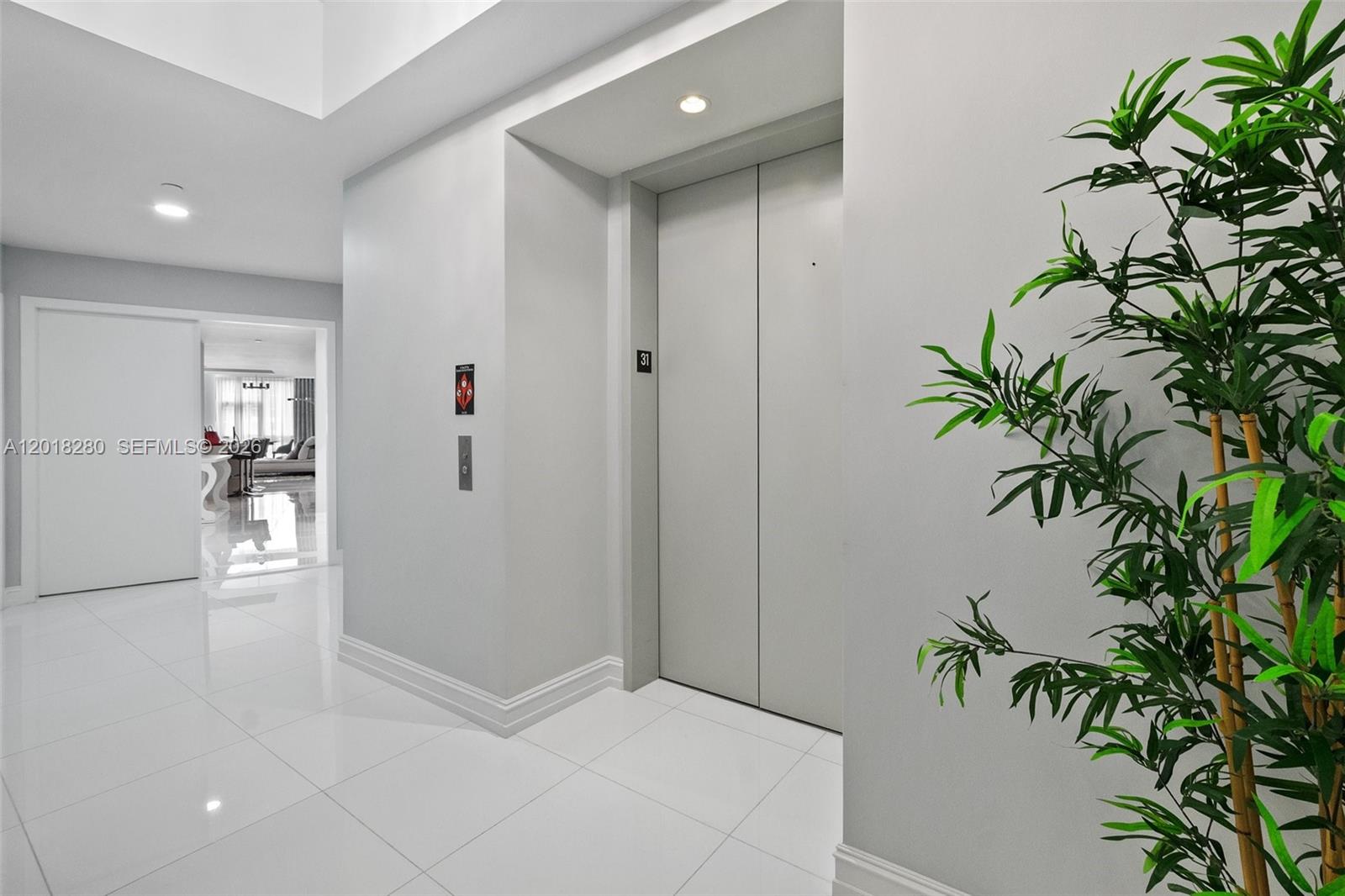 PARAMOUNT MIAMI WORLDCENT - Residential Lease