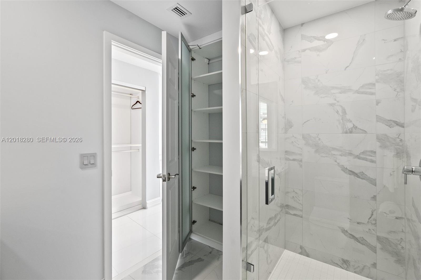 PARAMOUNT MIAMI WORLDCENT - Residential Lease