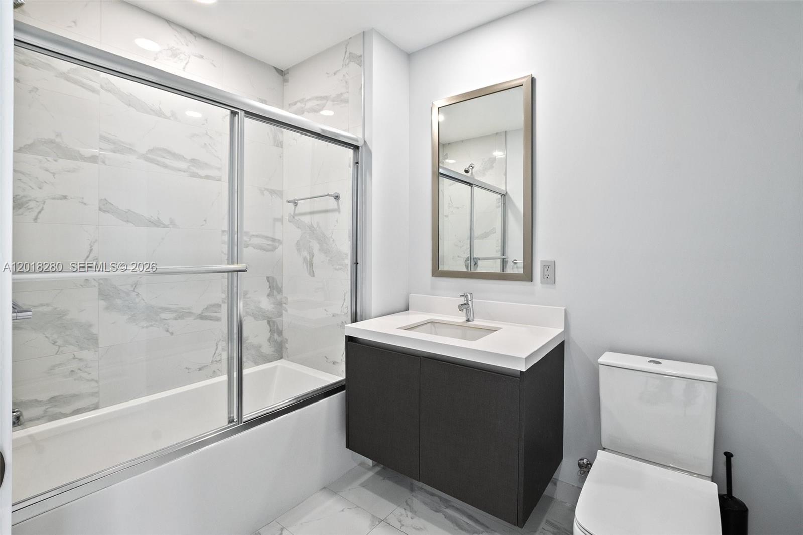 PARAMOUNT MIAMI WORLDCENT - Residential Lease
