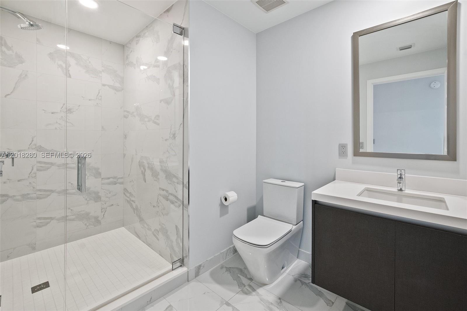 PARAMOUNT MIAMI WORLDCENT - Residential Lease