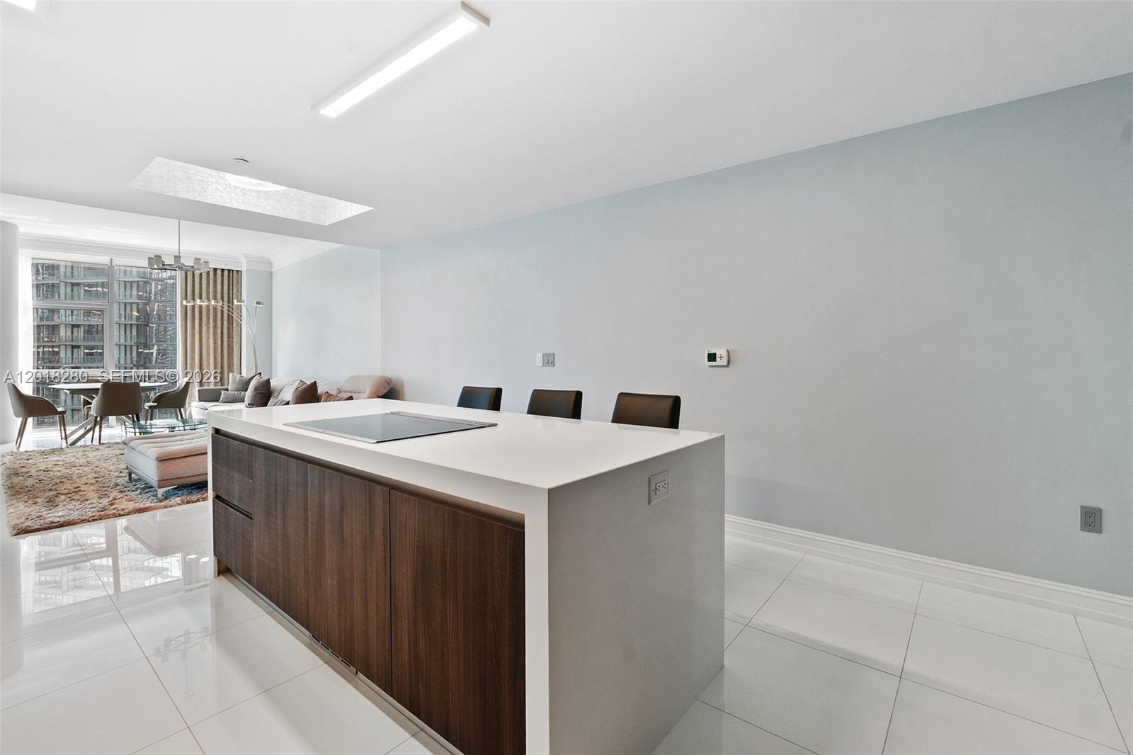 PARAMOUNT MIAMI WORLDCENT - Residential Lease