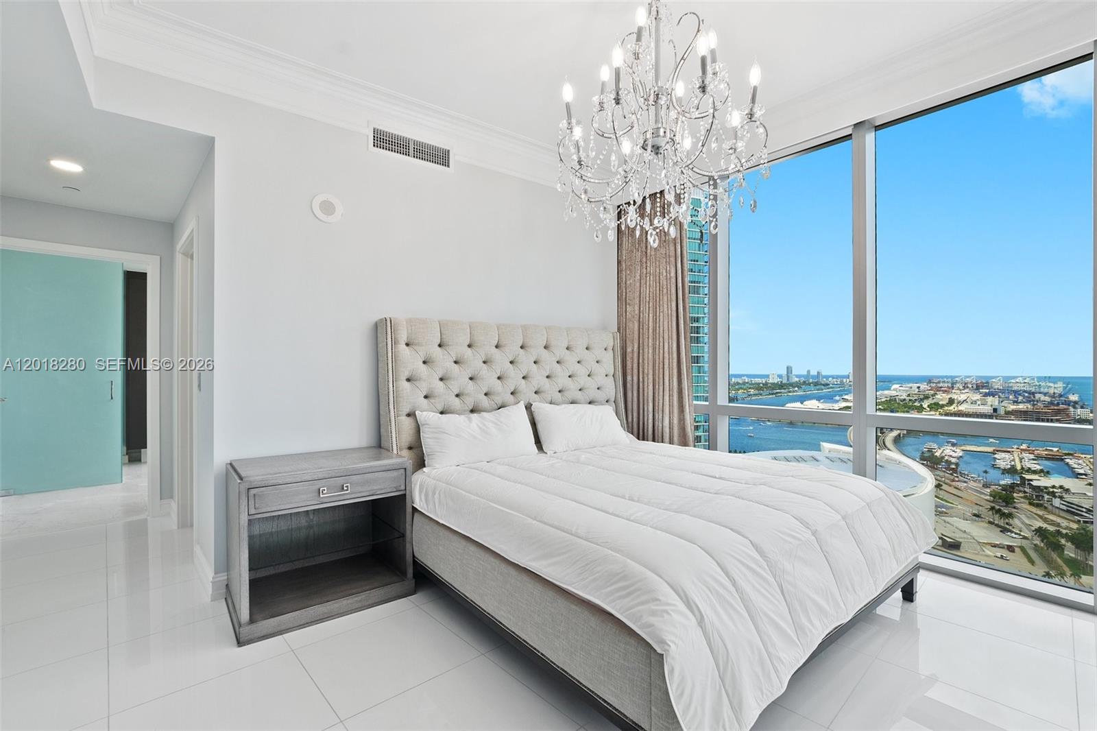 PARAMOUNT MIAMI WORLDCENT - Residential Lease
