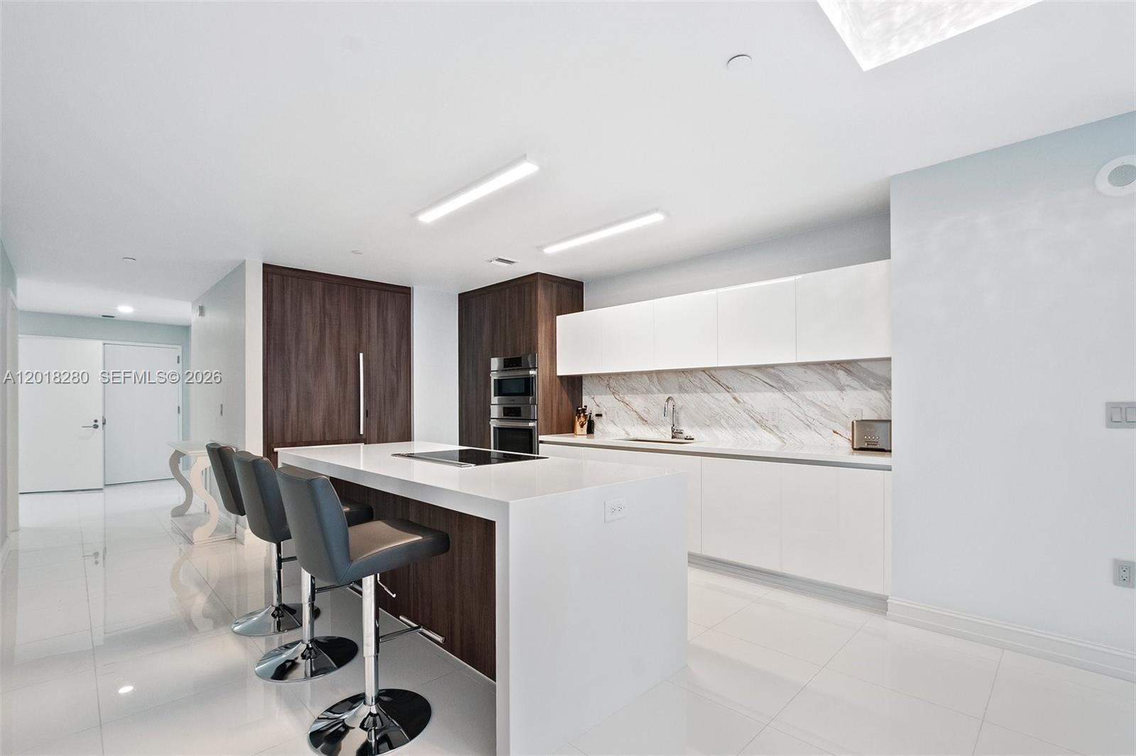 PARAMOUNT MIAMI WORLDCENT - Residential Lease