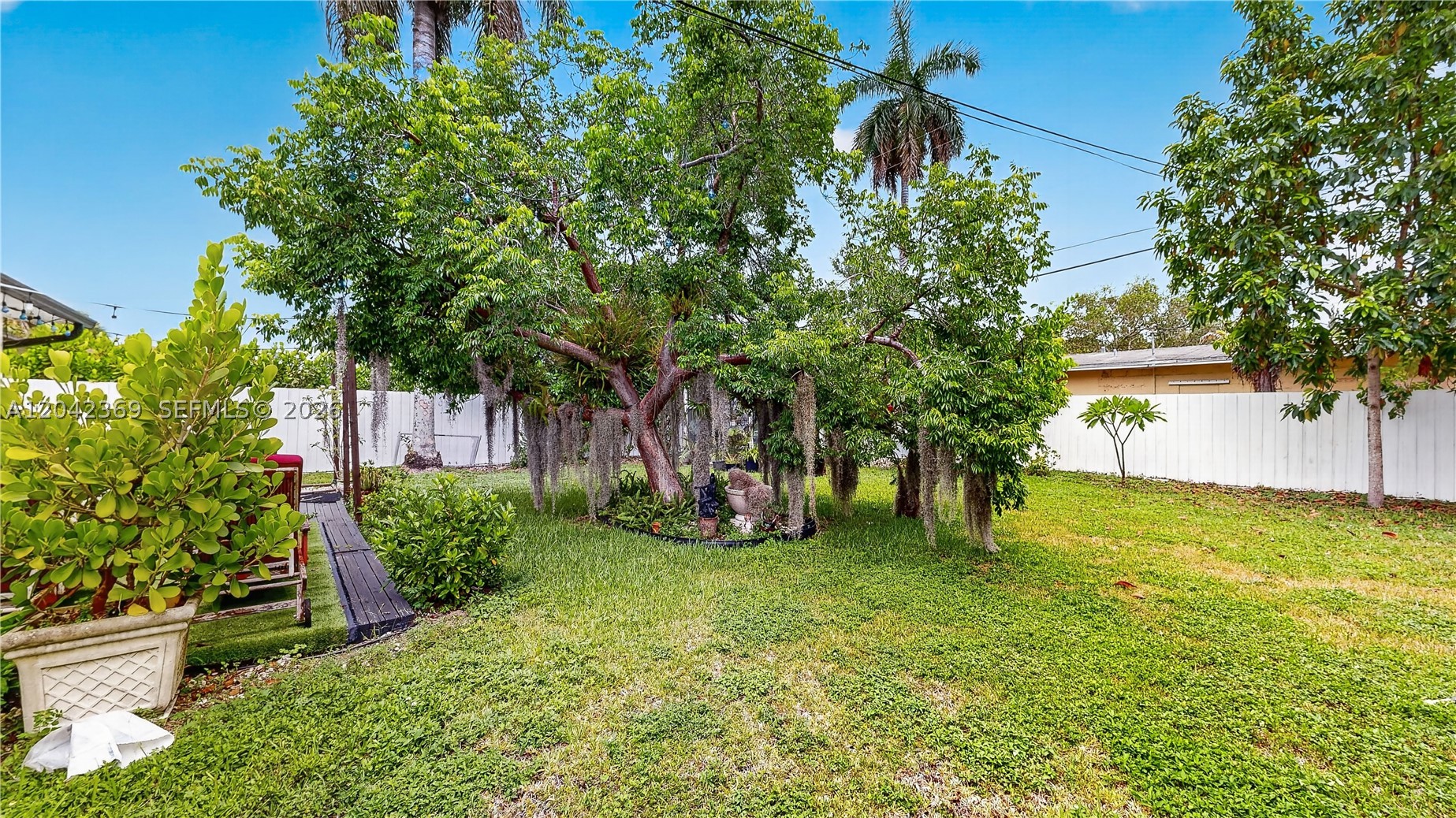 DOWNER PALMS DIV NO 1 - Residential