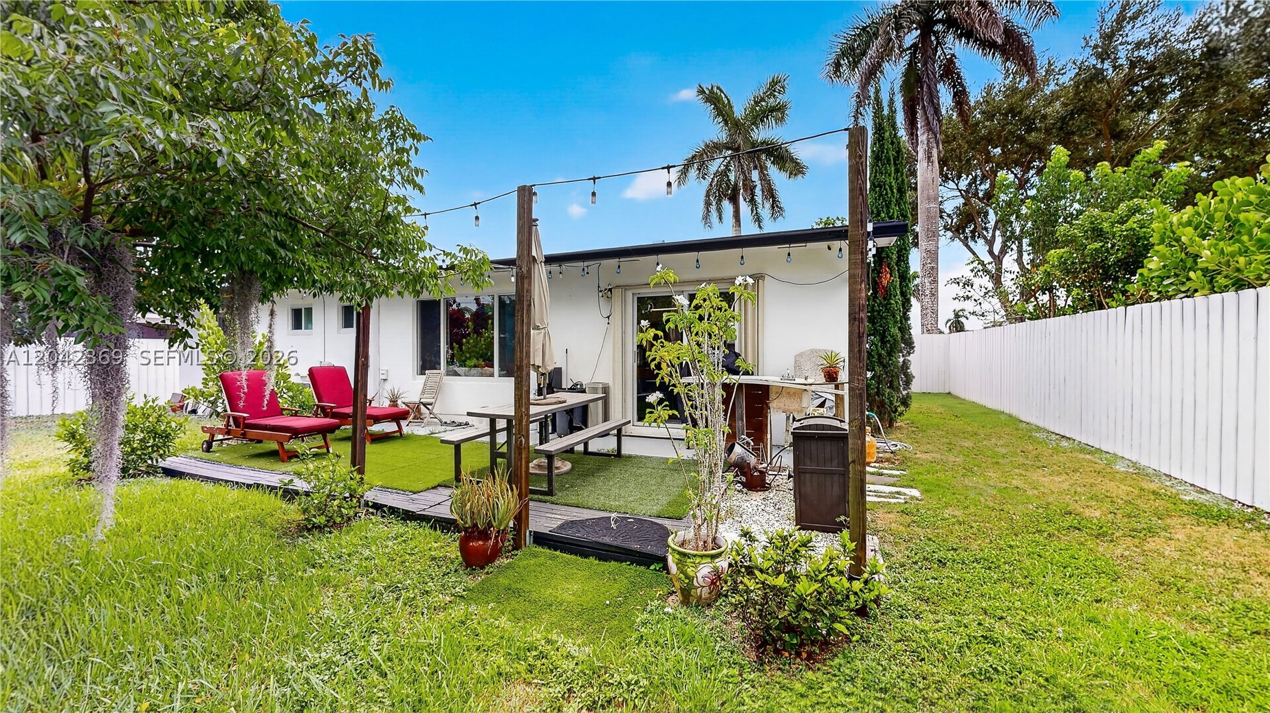 DOWNER PALMS DIV NO 1 - Residential