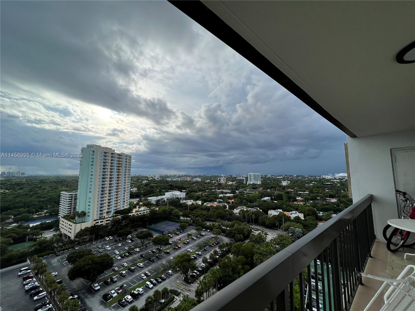 BRICKELL BAY CLUB CONDO - Residential