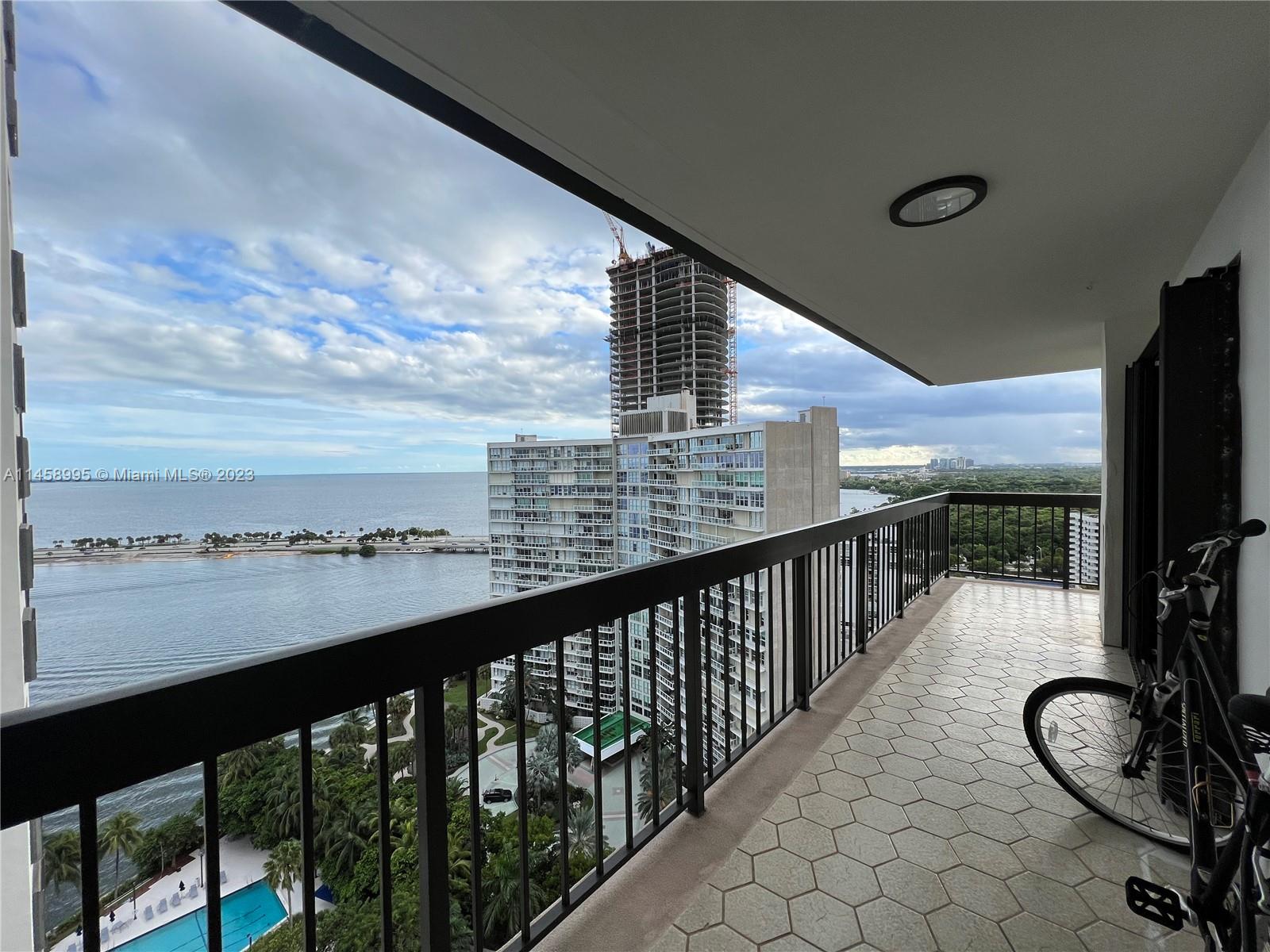 BRICKELL BAY CLUB CONDO - Residential