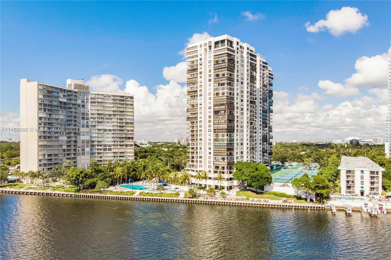 BRICKELL BAY CLUB CONDO - Residential