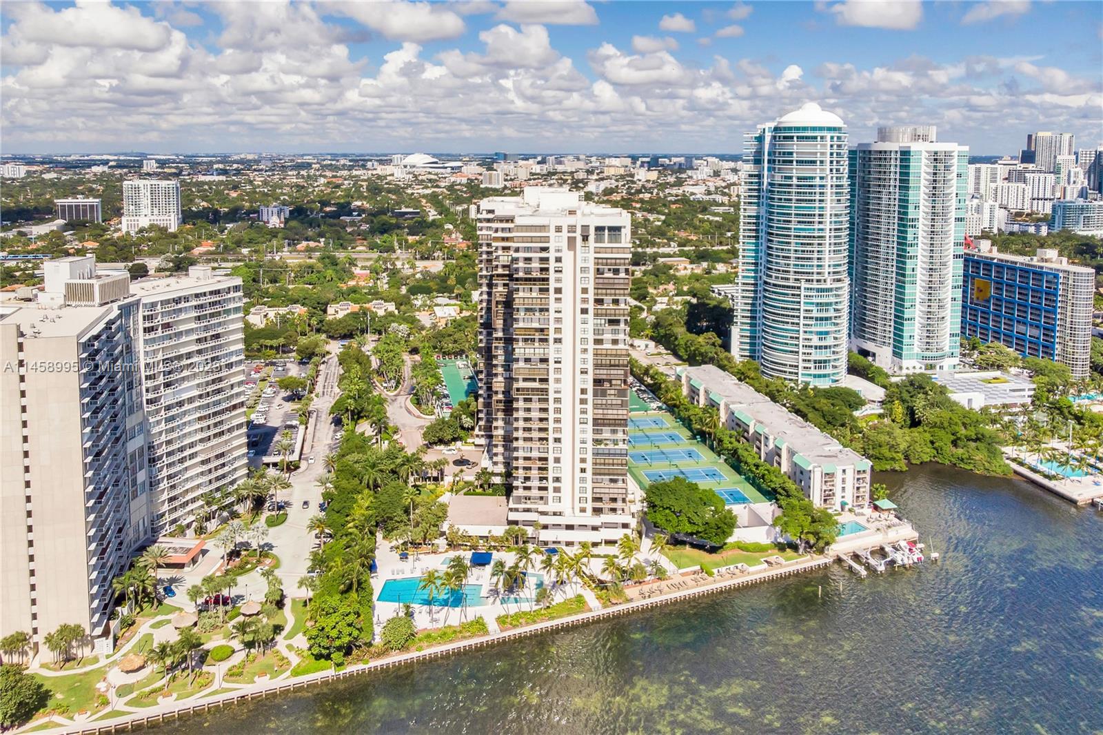 BRICKELL BAY CLUB CONDO - Residential