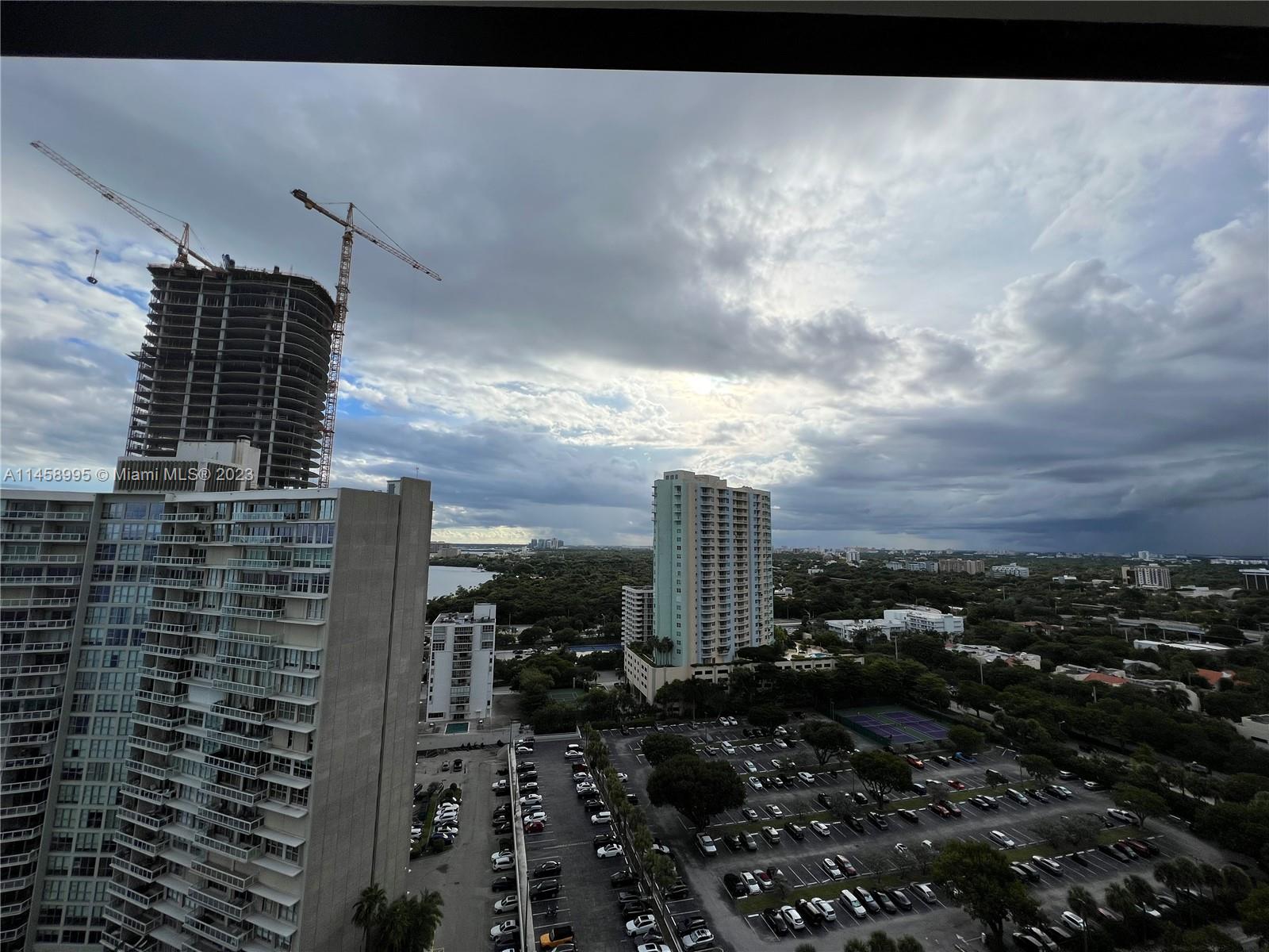 BRICKELL BAY CLUB CONDO - Residential